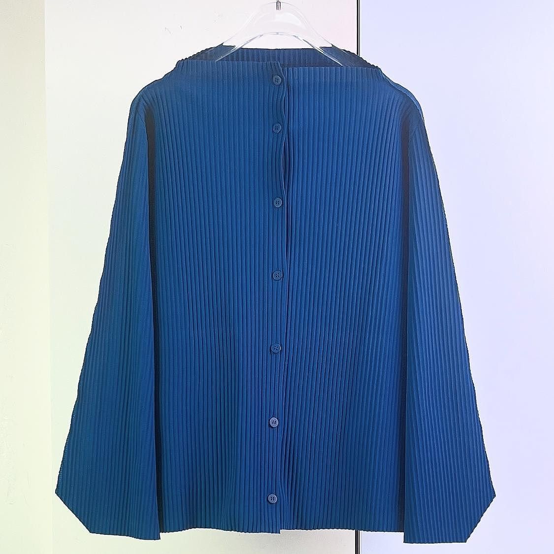 Issey Miyake me Issey Miyake Pleated Button Up Size OS Size ONE SIZE - 1 Thumbnail