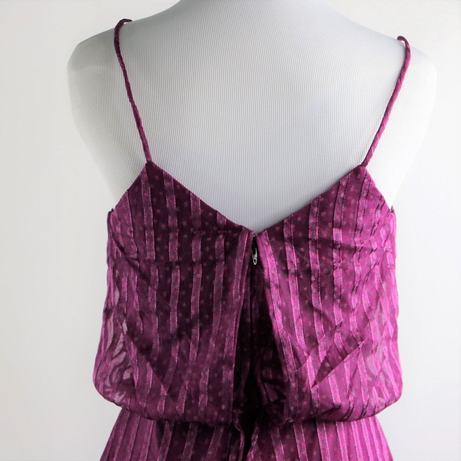 Vintage Vintage 1970s Plum Floral Sun Dress, Matching Vest Small Size S / US 4 / IT 40 - 8 Thumbnail