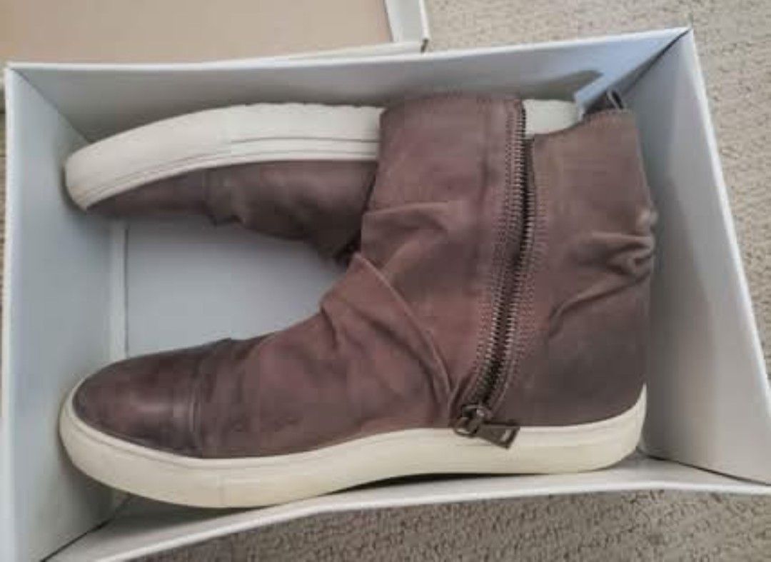 John Varvatos John Varvatos Reed Tall Sharpei Sneaker Brown Suede 11 NIB Size US 11 / EU 44 - 1 Thumbnail