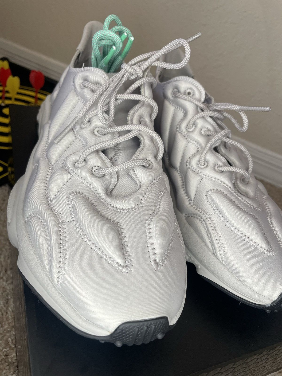 Adidas Adidas OZWEEGO 3-D Size US 9.5 / EU 42-43 - 2 Thumbnail