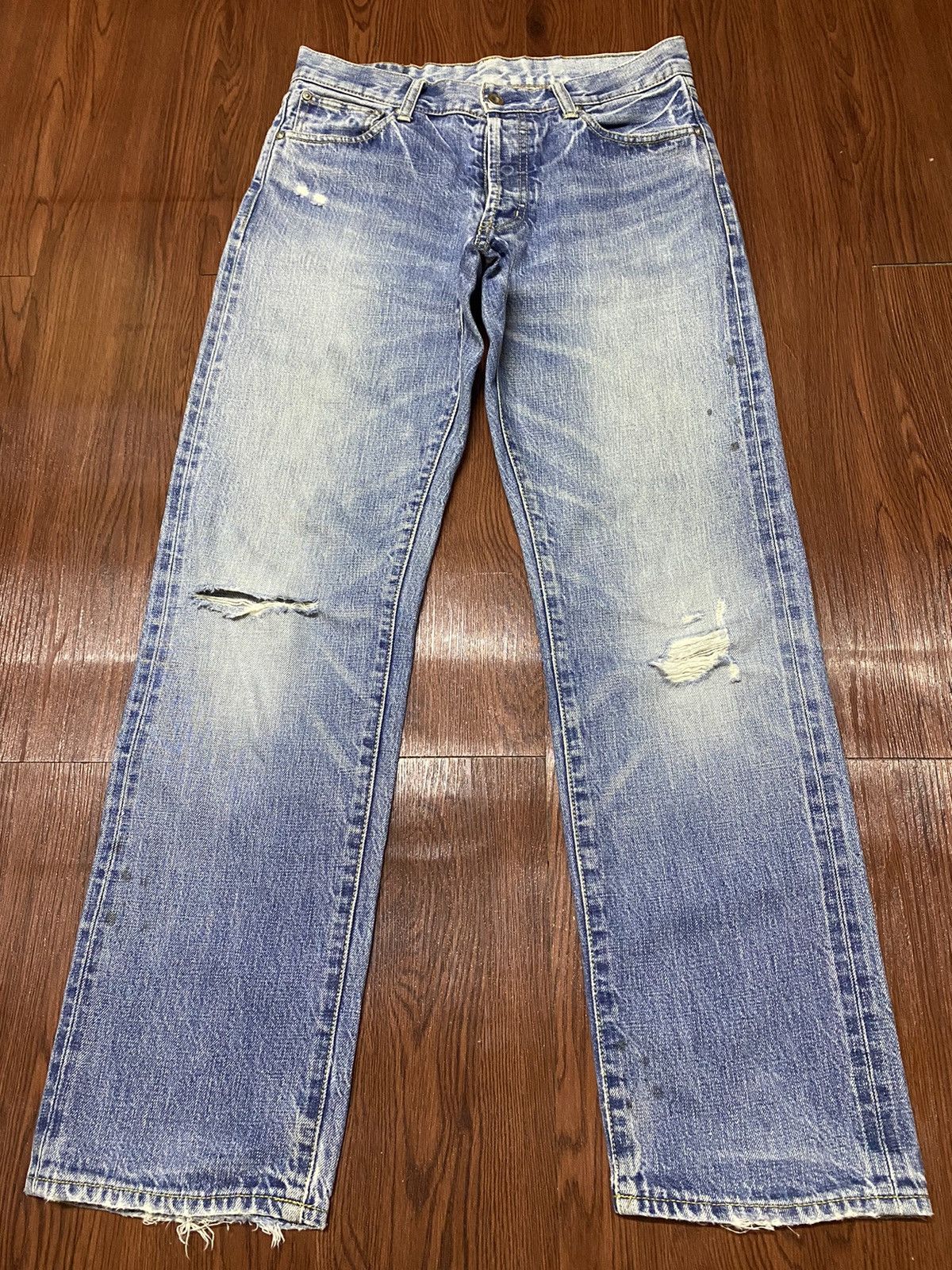 Japanese Brand Vintage Japanese Brand Light Wash Distressed Grunge Jeans Size US 31 - 1 Thumbnail