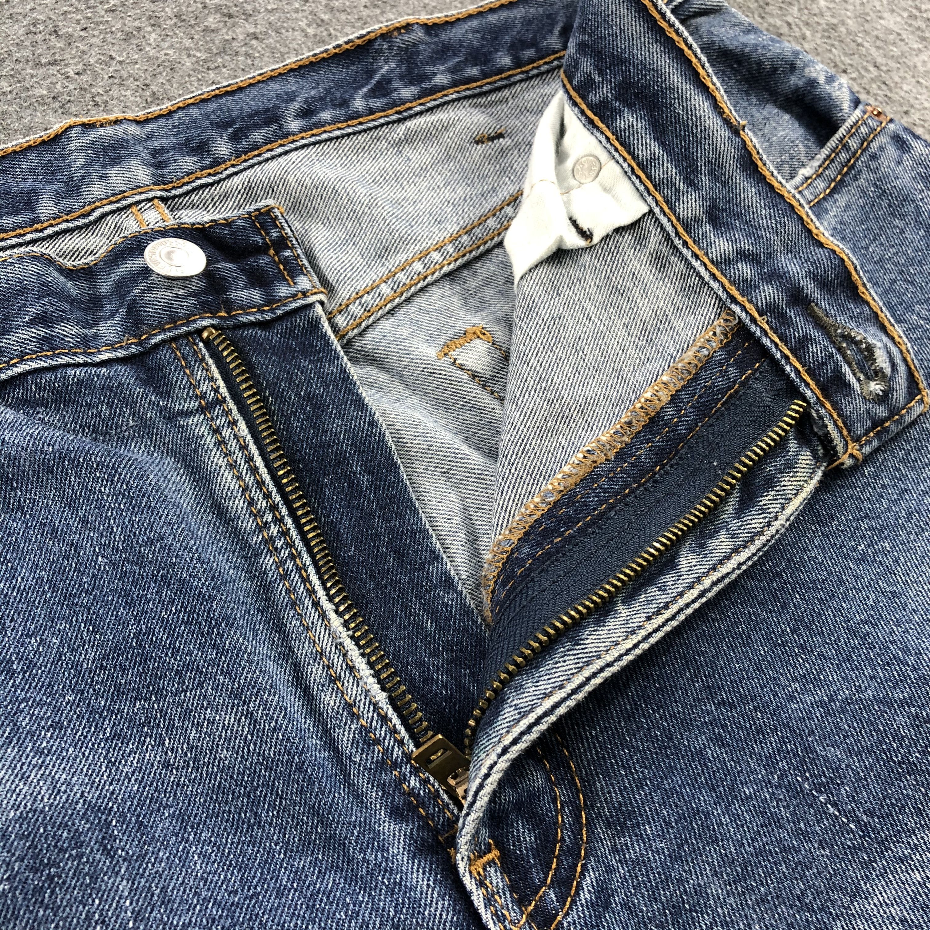 Levi's Vintage Levis 505 Jeans Stone Washed Denim-J1032 Size US 35 - 8 Thumbnail