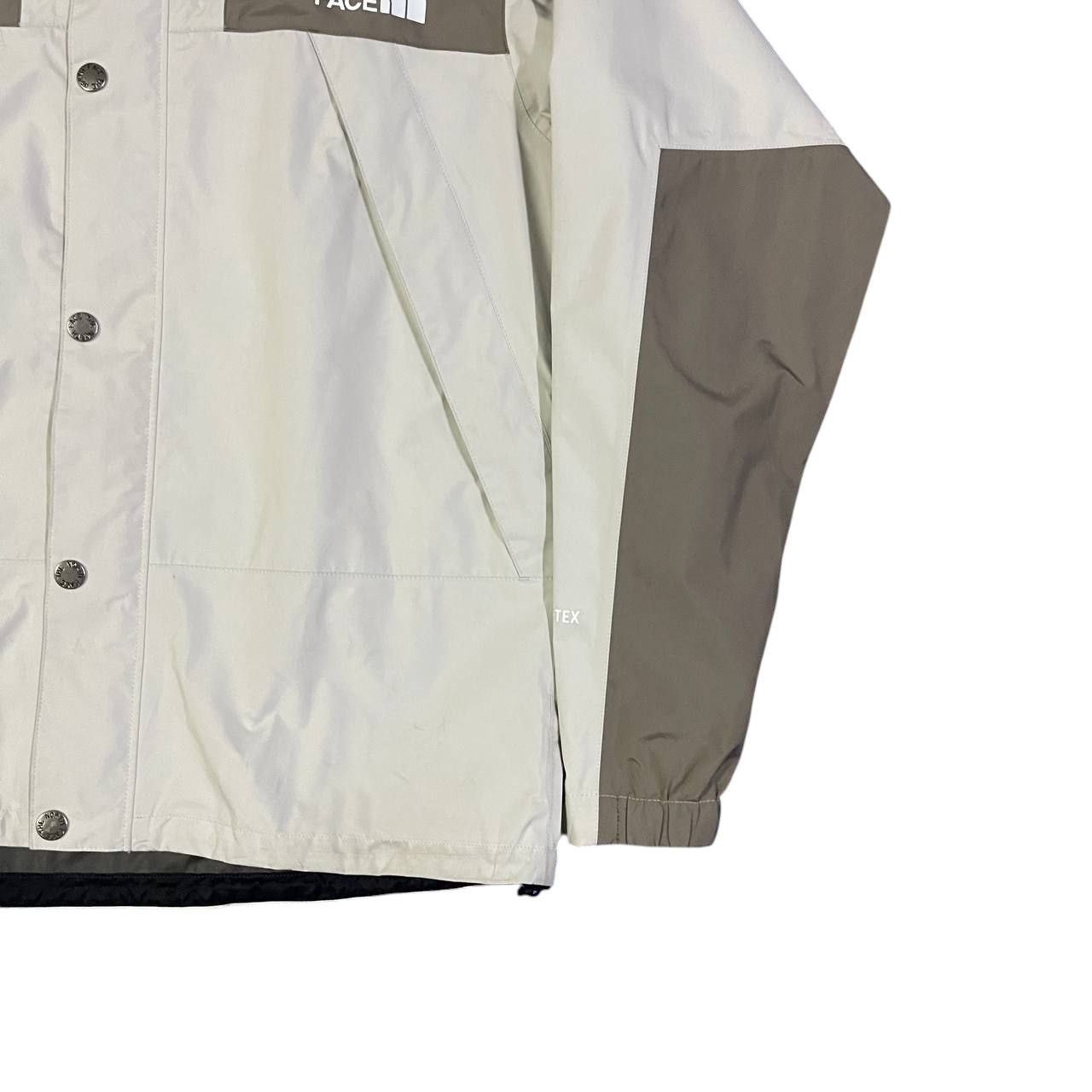 The North Face Vintage The North Facebook x Goretex Jacket Size US L / EU 52-54 / 3 - 4 Thumbnail