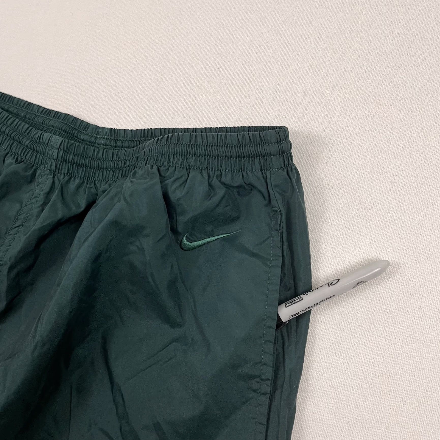 Nike VINTAGE Nike Windbreaker Track Pants Men XL Forest Green Tapered Ankle Zip Y2K 32" Inseam Pockets 90s Outdoor Classic Nike Air Pants Mens XL Green Size US 36 / EU 52 - 7 Thumbnail