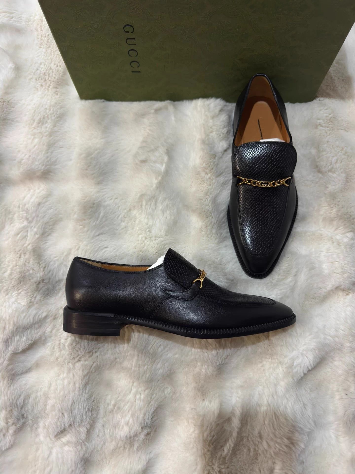 Gucci Gucci Embossed Chain Leather Loafer UK5 New Size US 7.5 / IT 37.5 - 1 Thumbnail