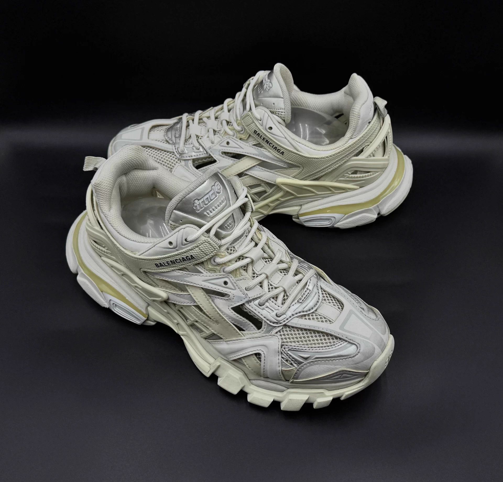 Balenciaga Balenciaga Track 2.0 white round lace-up low-top men's Size US 9 / EU 42 - 8 Thumbnail