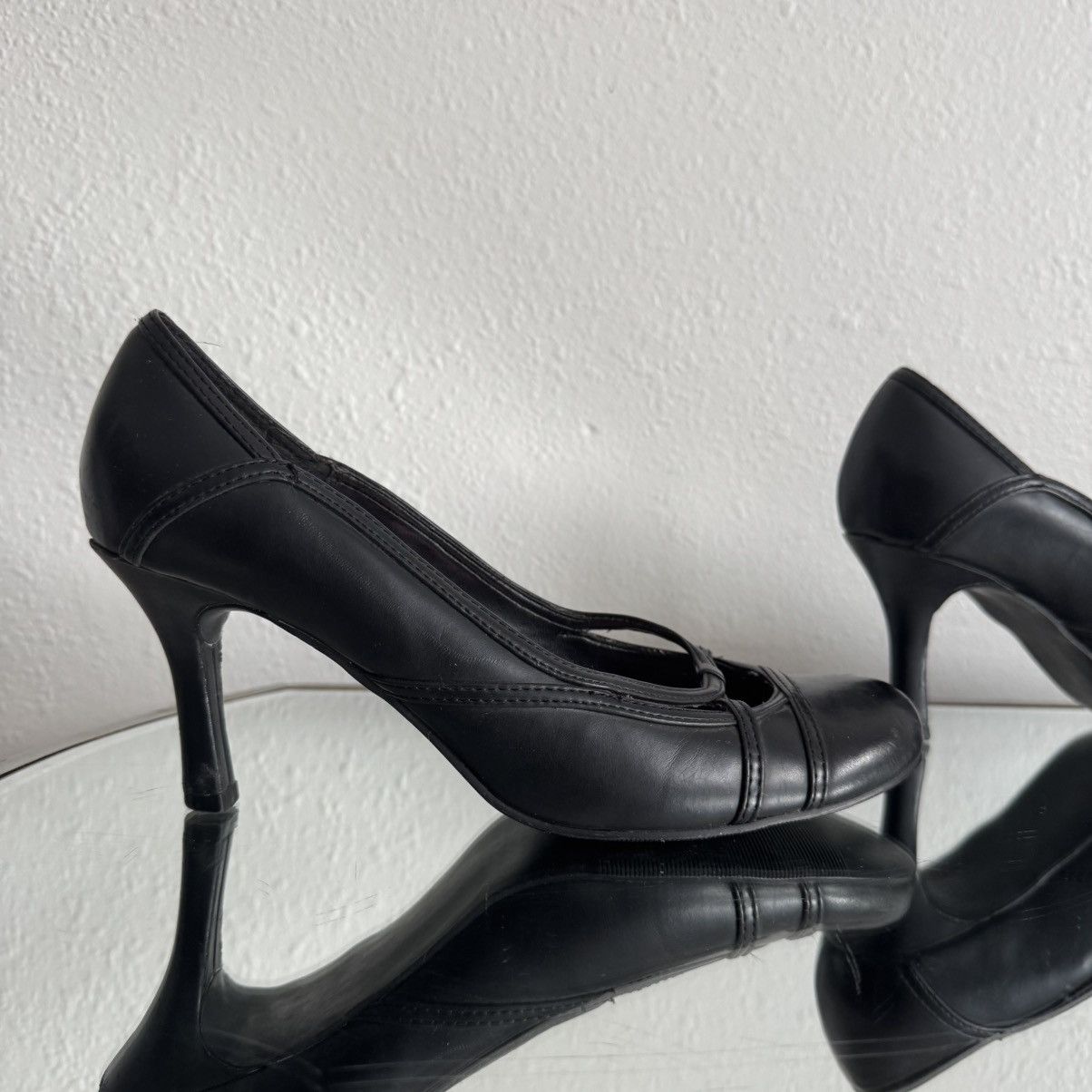 Other XHILARATION Vintage Y2K Black Faux Leather Preppy Pump Heels Size US 8.5 / IT 38.5 - 4 Thumbnail
