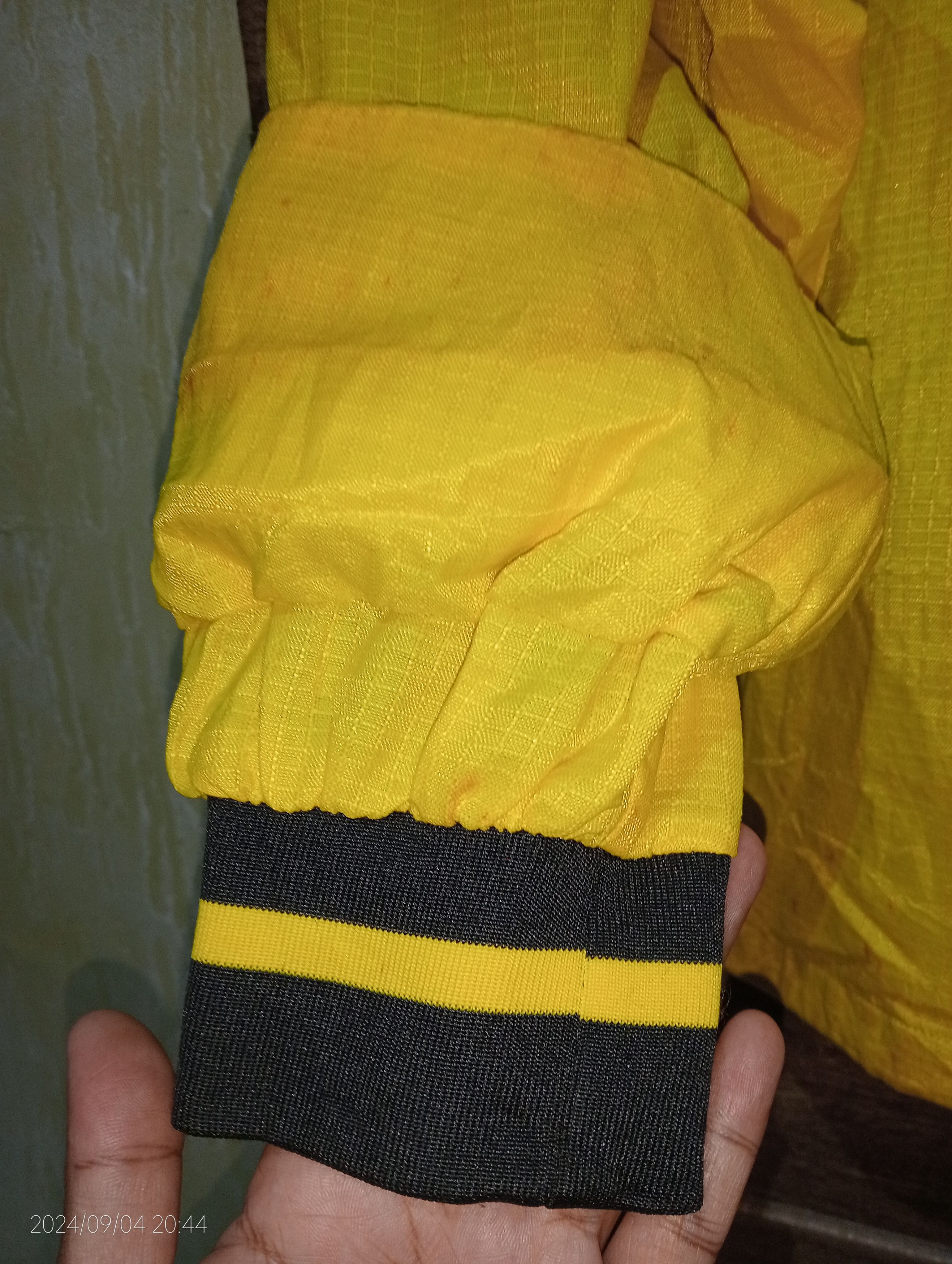Ferrari VTG 1998 Ferrari Light Yellow Licence Windbreaker Very Rare Size US M / EU 48-50 / 2 - 20 Thumbnail
