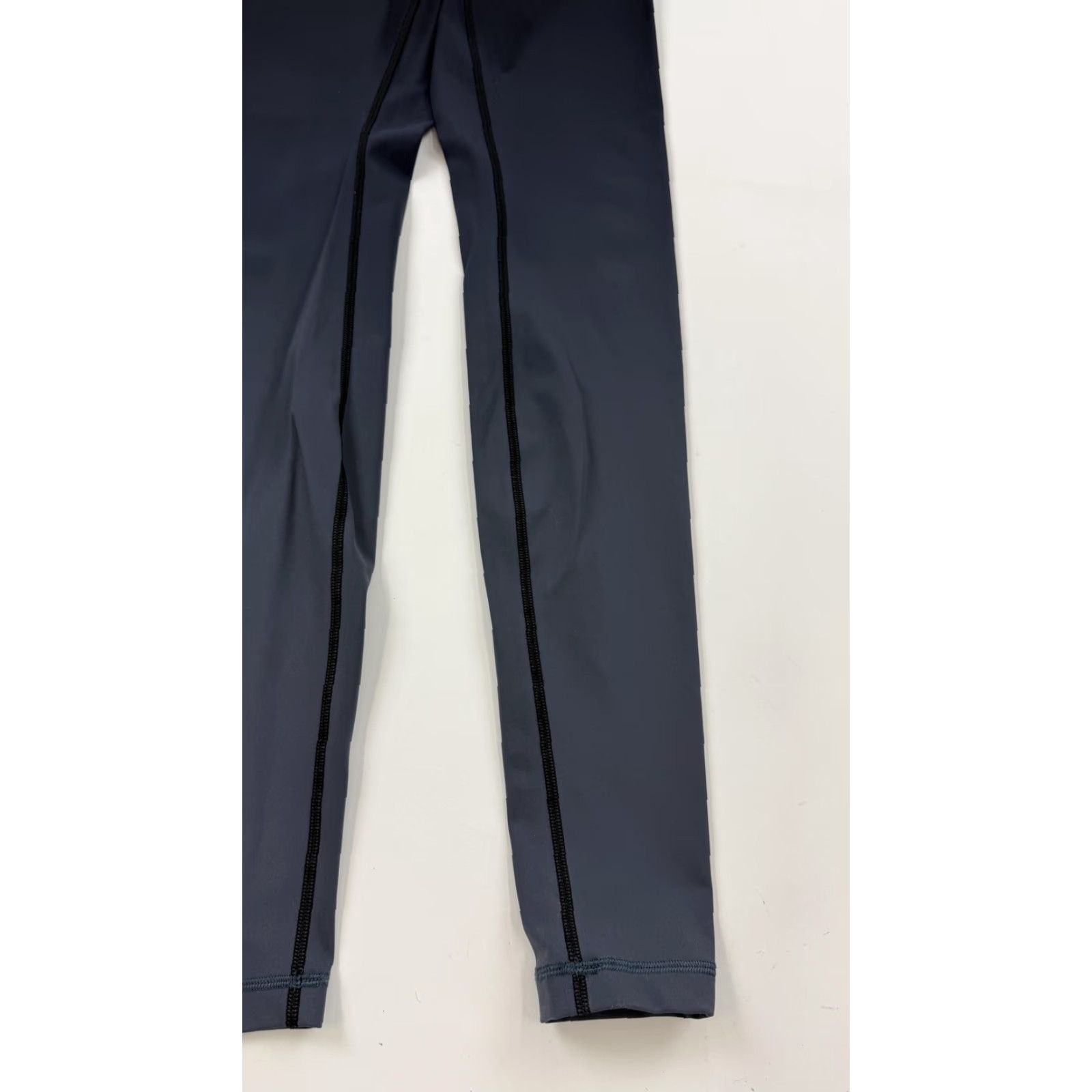 Lululemon Lululemon Leggings Womens 6 Black High Rise Yoga Run Athleisure Gym Studio Size 40" / US 18 - 2 Thumbnail