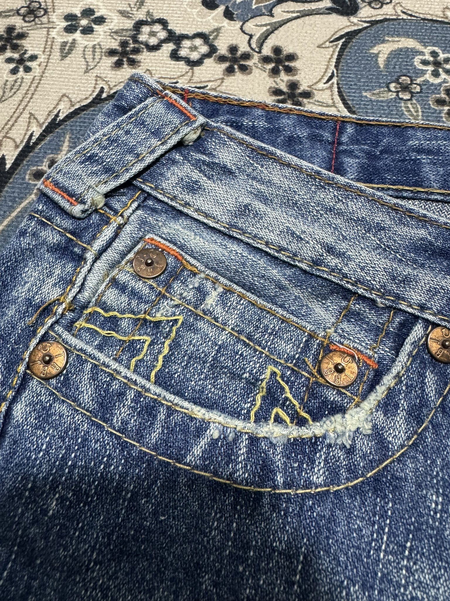 True Religion × Vintage Y2K Flare True Religion Bobby Distressed Jeans Size 32" / US 10 / IT 46 - 7 Thumbnail