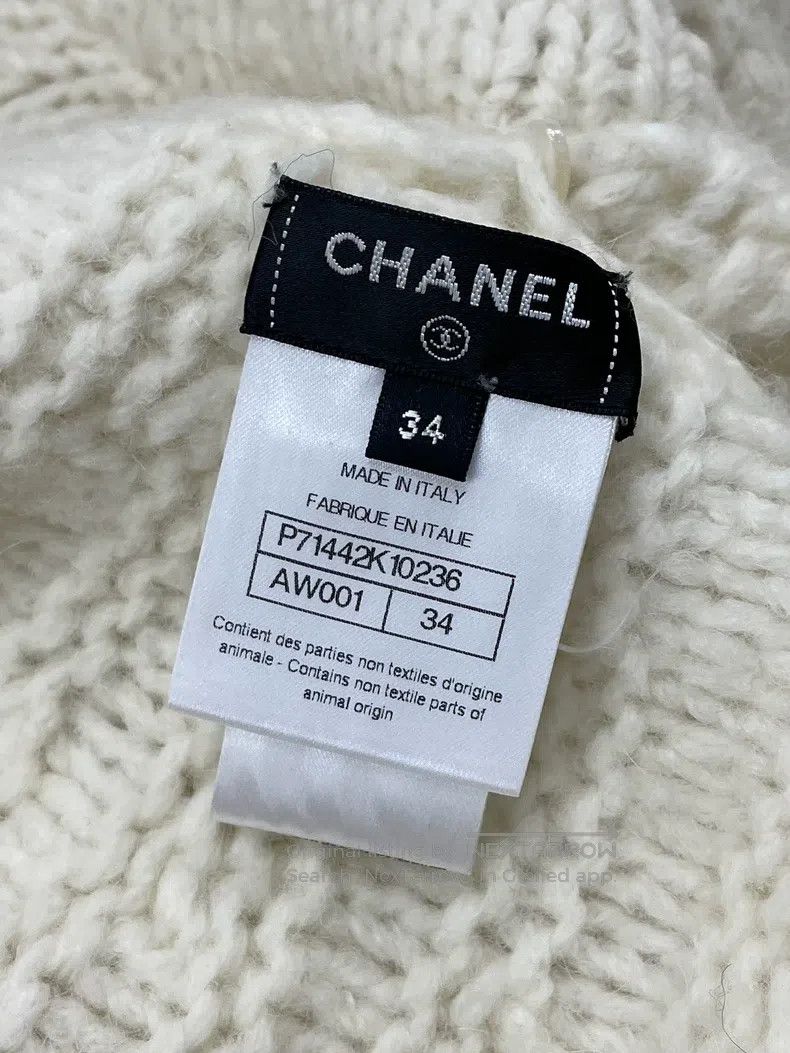 Chanel Chanel White heart button shawl sweater Size XXS / US 00 / IT 34 - 5 Thumbnail