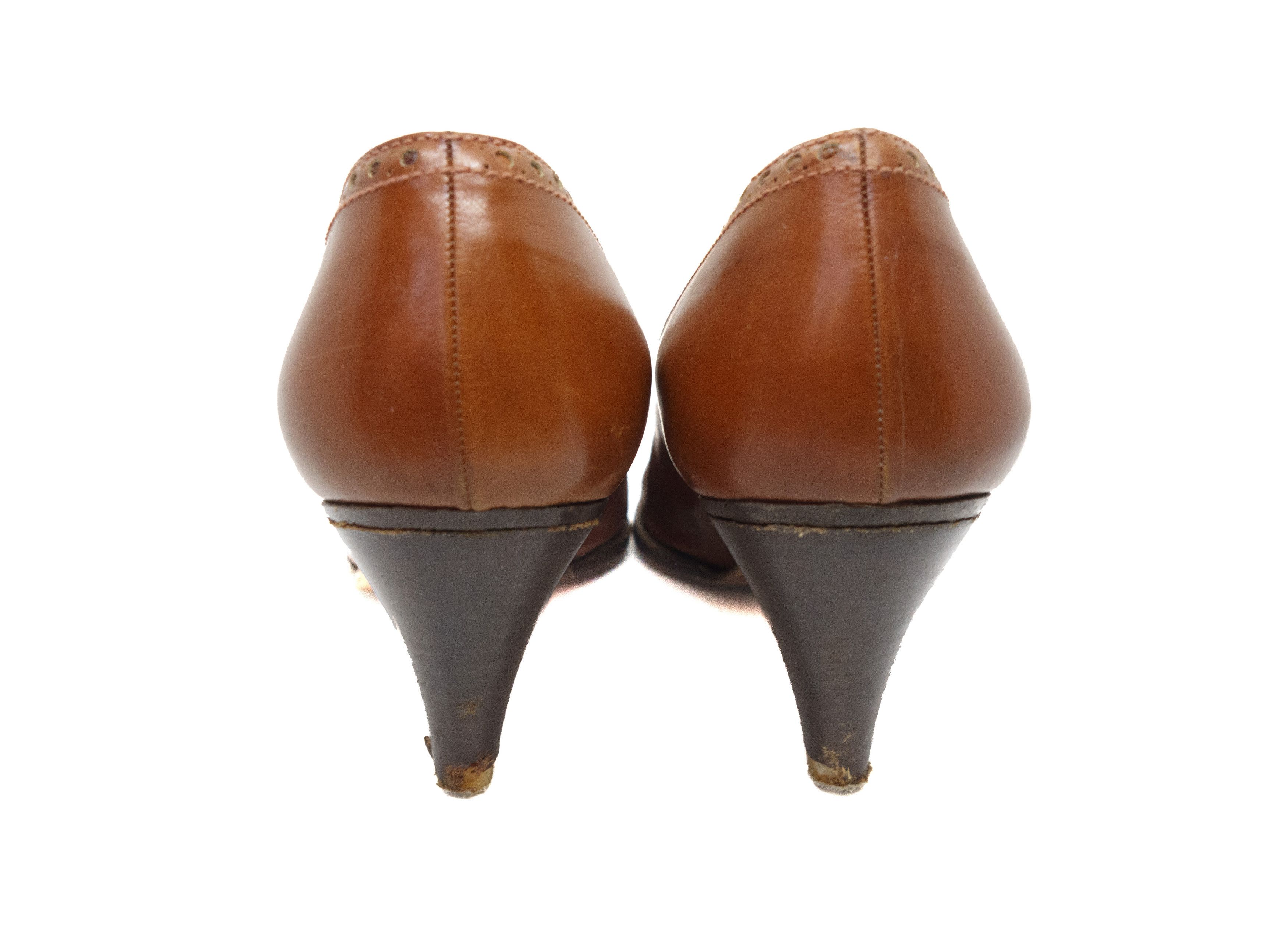 Chanel 00s Leather Brogue Cap Toe Pumps Low Heels Vintage Size US 8.5 / IT 38.5 - 6 Thumbnail