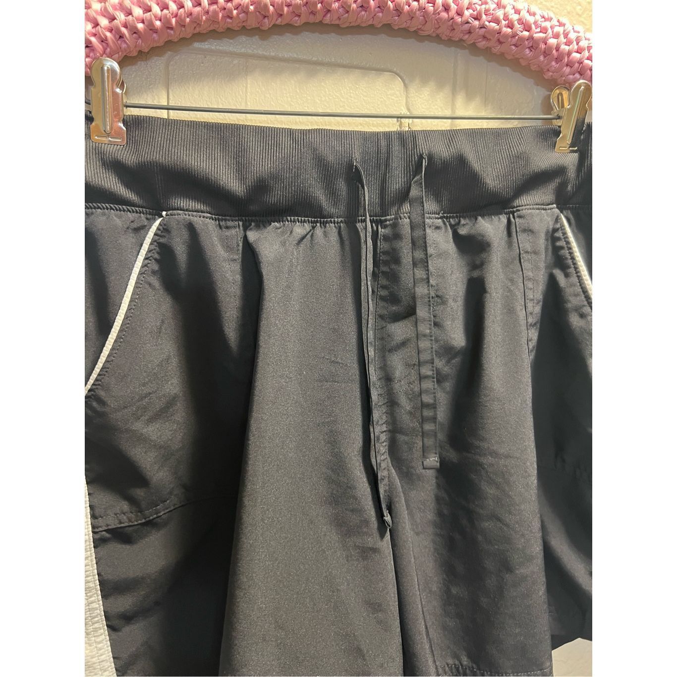 Tek Gear Tek Gear Black With White Stripe Shorts Woman’s Size XL FLAW Size 32" / US 10 / IT 46 - 5 Thumbnail