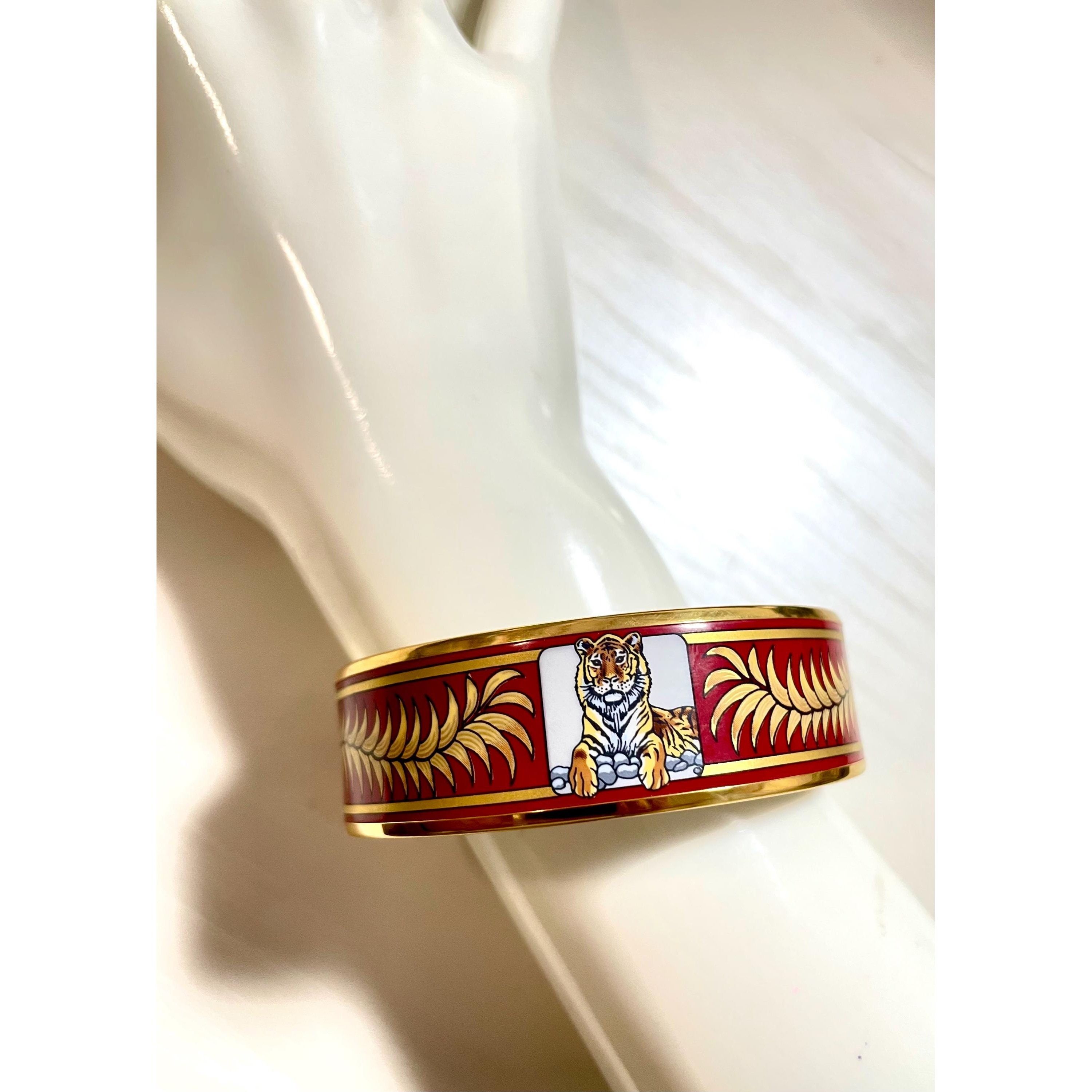 Hermes Vintage Hermes red cloisonne enamel bangle, bracelet. Tiger Size ONE SIZE - 9 Thumbnail