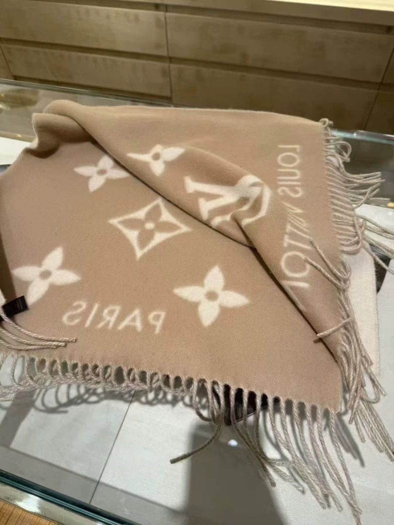 Louis Vuitton Louis Vuitton Milk Tea Cashmere Scarf Size ONE SIZE - 1 Thumbnail