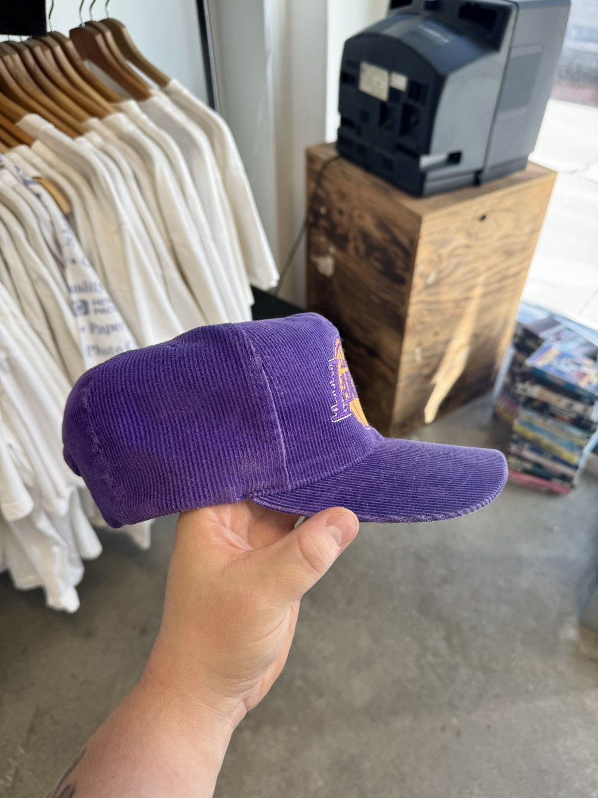 NBA Vintage 90s Lakers Corduroy hat Size ONE SIZE - 2 Thumbnail