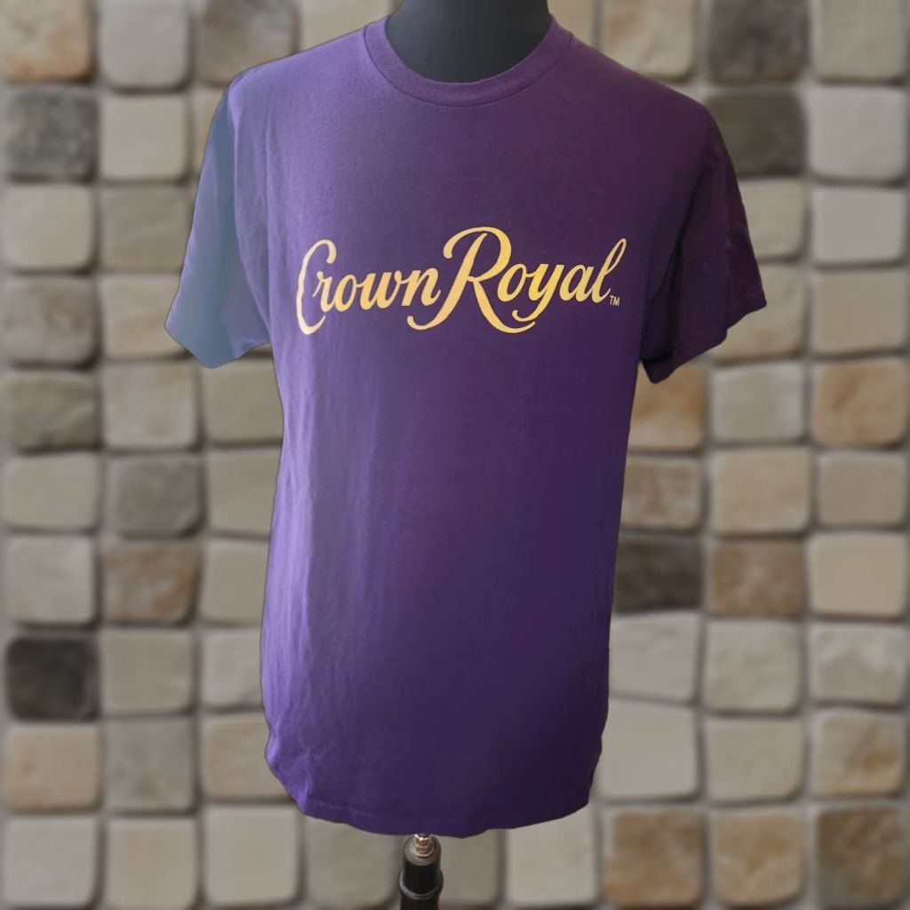 Gildan VINTAGE Crown Royal Graphic T Shirt Purple Size Adult Large Short Sleeve Crew Neck Logo 90s Mens Gildan Cotton Size US L / EU 52-54 / 3 - 1 Preview