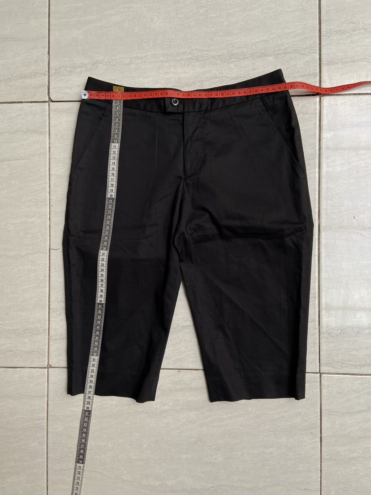 Issey Miyake 24 ISSEY MIYAKE Black Shorts Size US 27 - 8 Thumbnail