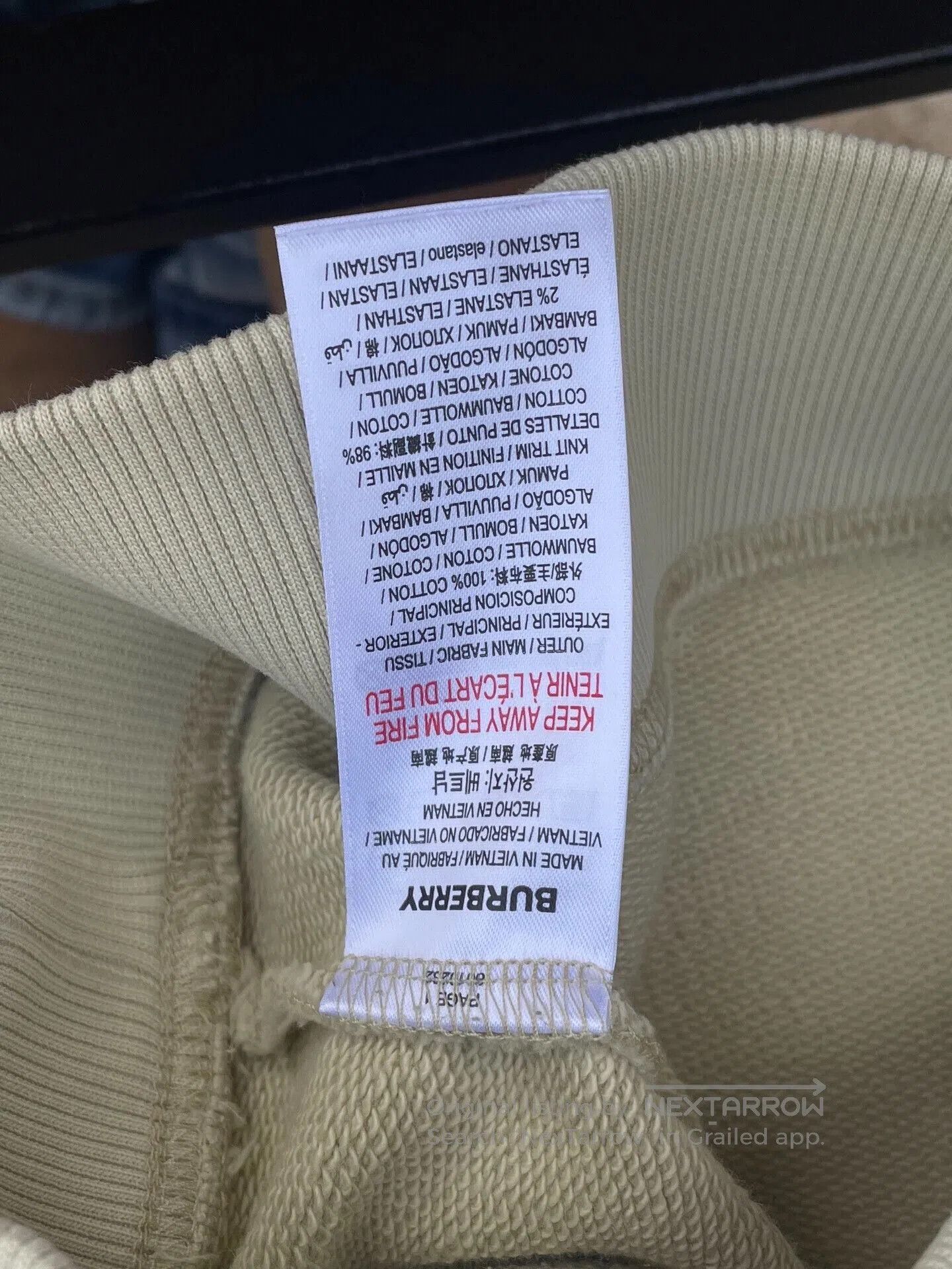 Burberry Burberry Sweatshirt in Beige for Sale. Size US XS / EU 42 / 0 - 5 Thumbnail