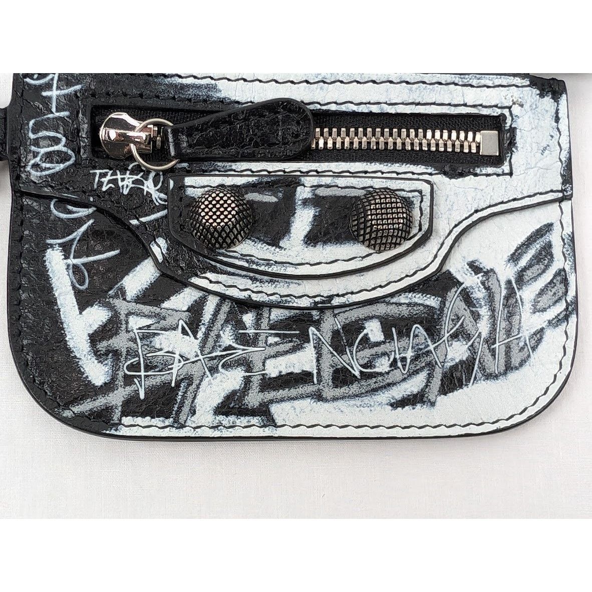 Balenciaga o1rshd1 Size: OS / Grafitti Zip Pouch in Multicolor Size ONE SIZE - 6 Thumbnail