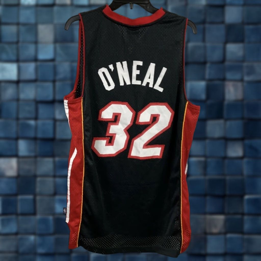 Reebok Men's Reebok NBA Miami Heat Legend jersey Shaquille O'Neil #32 Medium M Black Red Basketball User-Activewear Mens Size US M / EU 48-50 / 2 - 1 Thumbnail