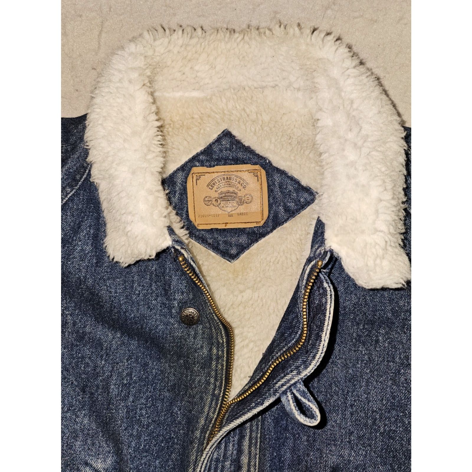 Levi's VINTAGE Levi's Trucker Jacket Denim Blue Sherpa Lined Made in USA Mens L Size 80s - Size US L / EU 52-54 / 3 - 3 Thumbnail