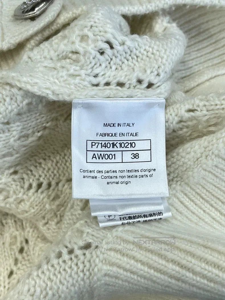 Chanel Chanel White Heart Button Knit Top. Size US M / EU 48-50 / 2 - 6 Thumbnail