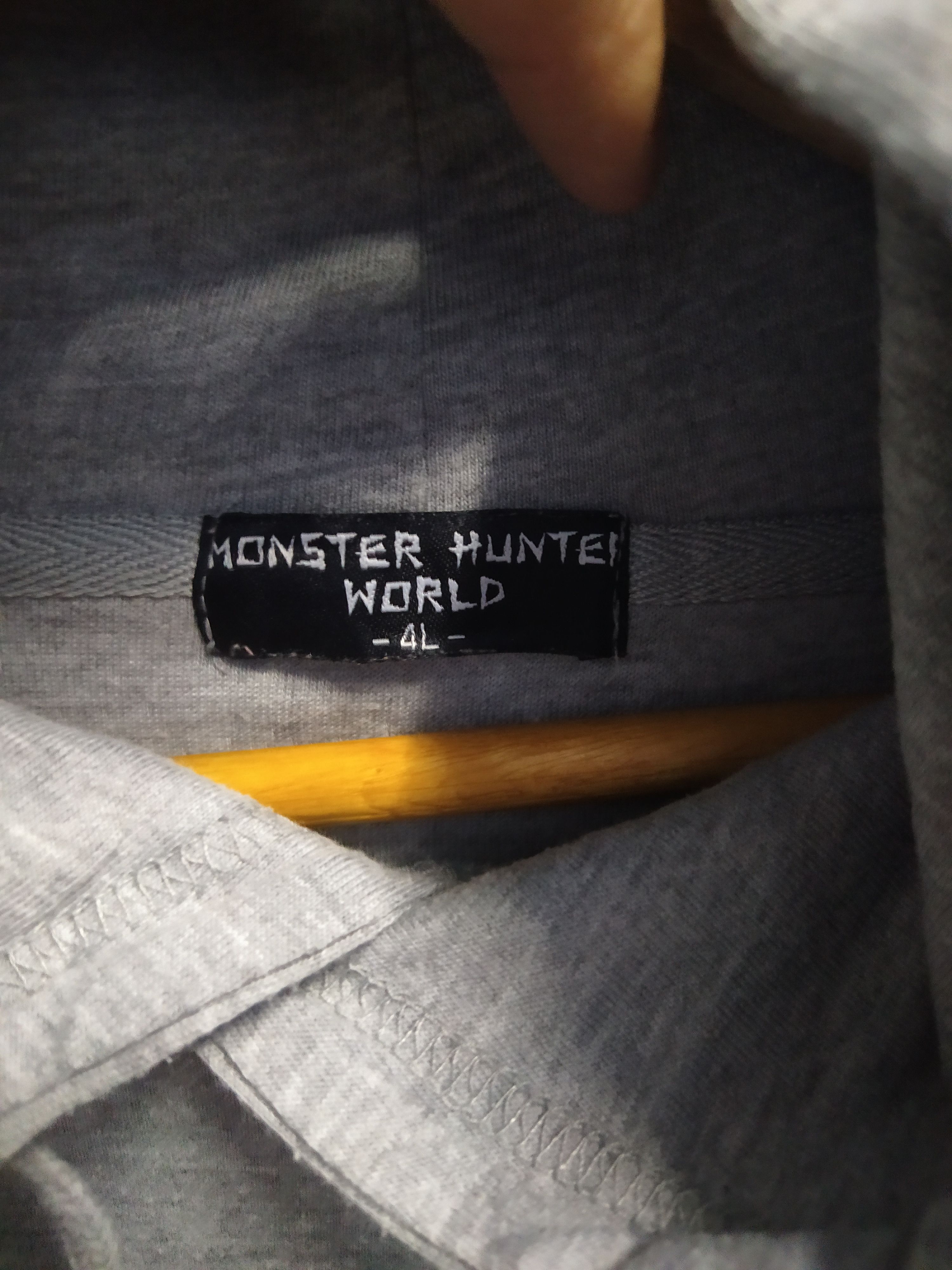 Anime Monster Hunter World Hoodie vintage Size US XL / EU 56 / 4 - 7 Thumbnail