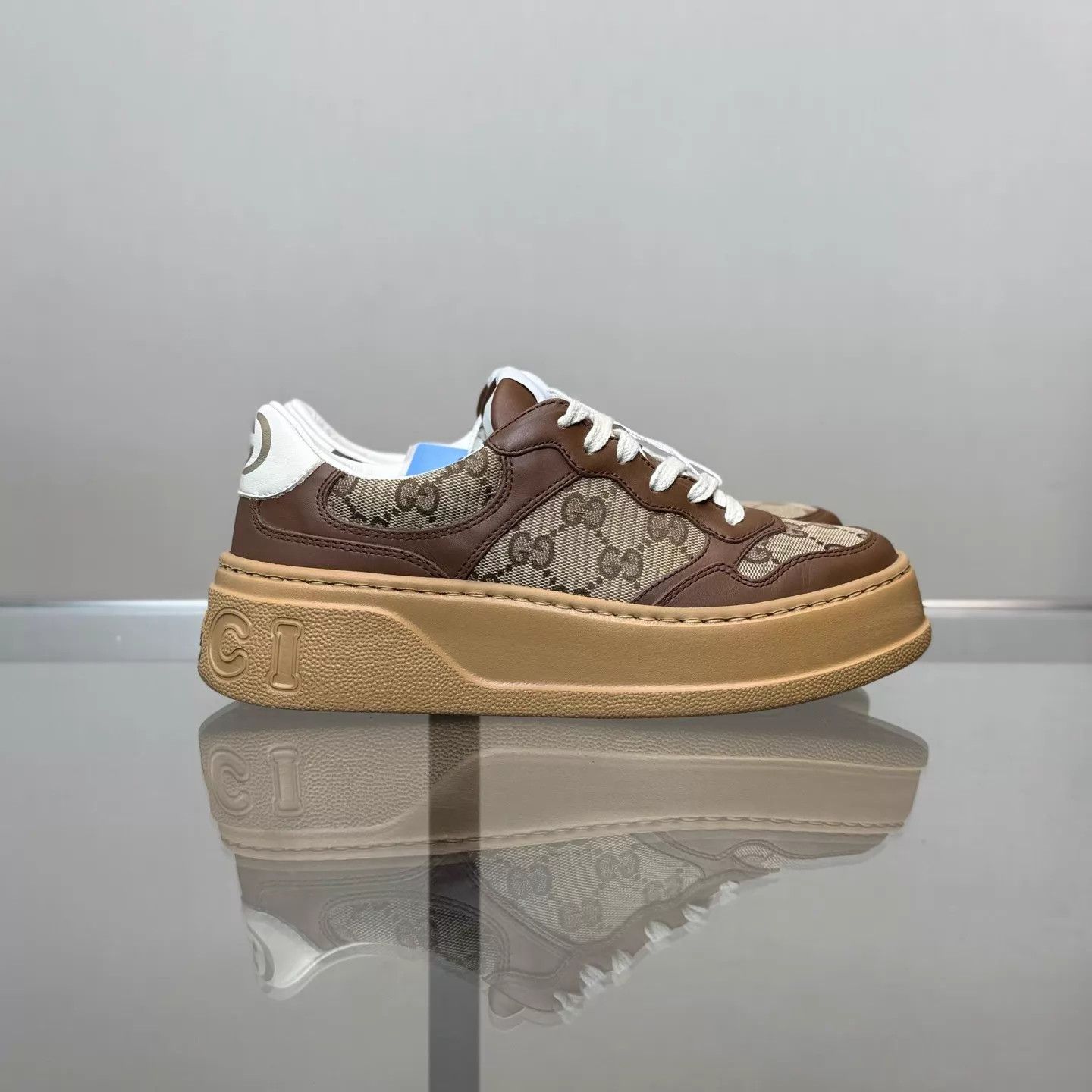Gucci Gucci White Brown Logo Print Sneaker 99 EU 36.5 Original Box Size US 6 / IT 36 - 3 Thumbnail