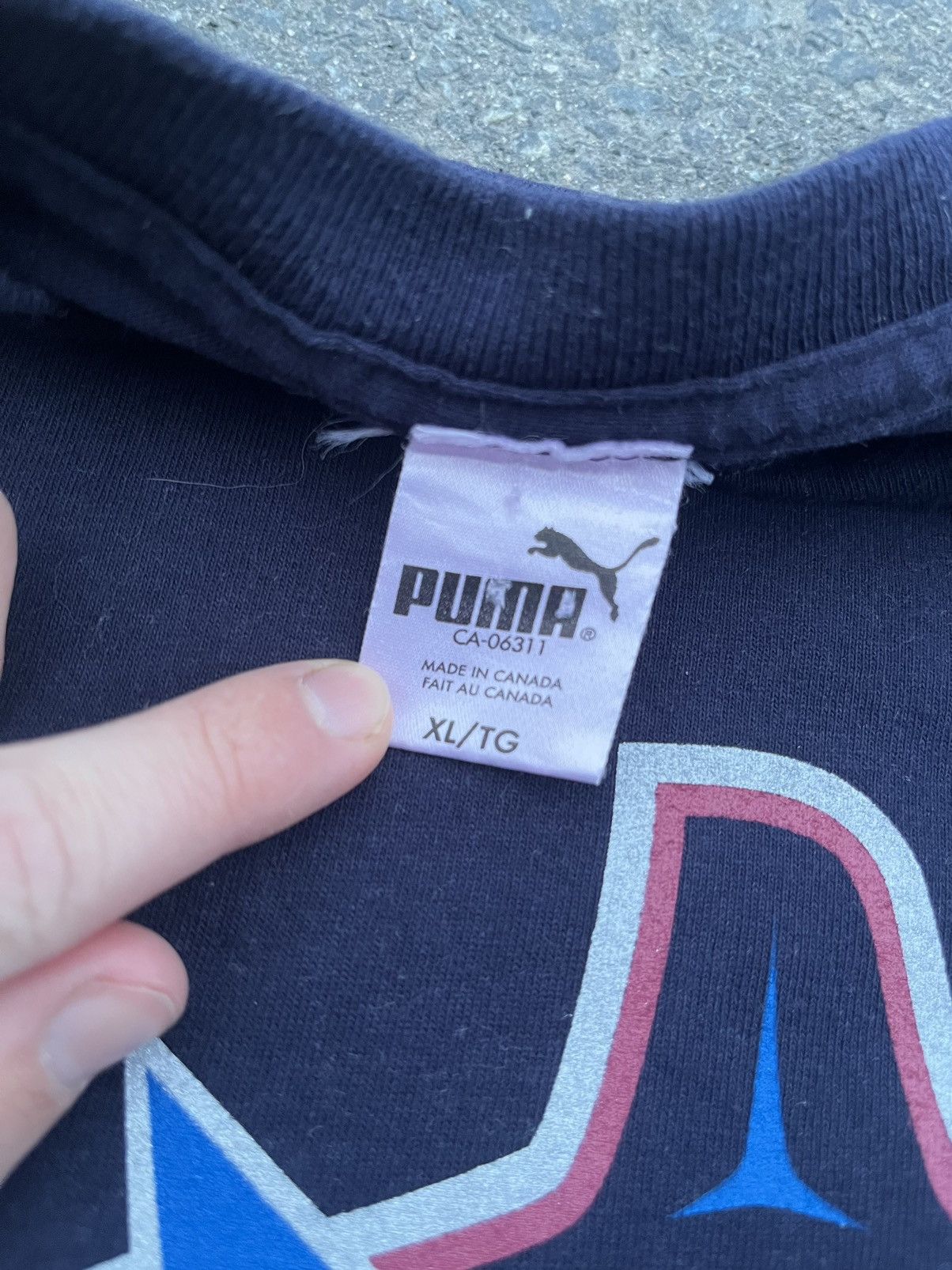 NHL × Puma × Vintage Vintage 90s Canucks T-Shirt Size US M / EU 48-50 / 2 - 6 Thumbnail