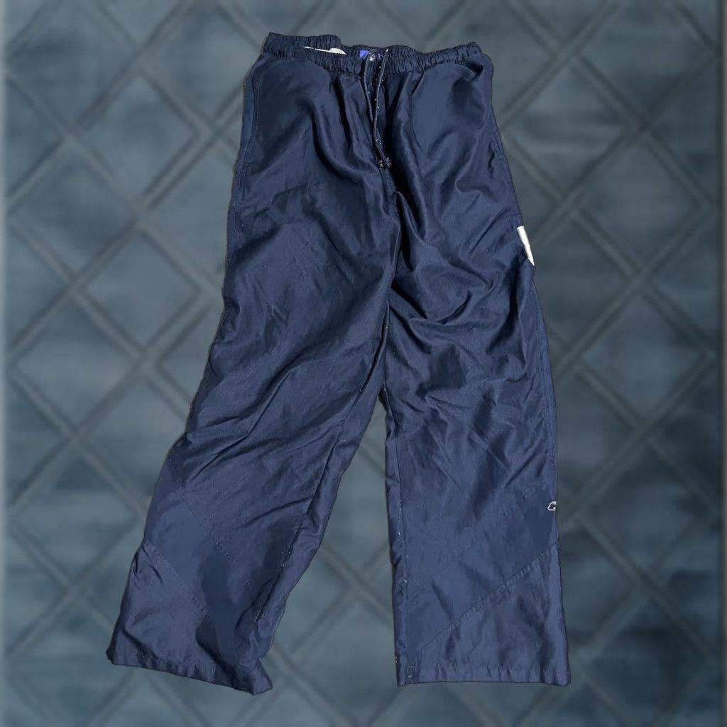 Reebok VINTAGE Reebok Pants XL Tapered Lightweight Windbreaker Style Track Pants Navy Blue Blue Size US 36 / EU 52 - 1 Thumbnail
