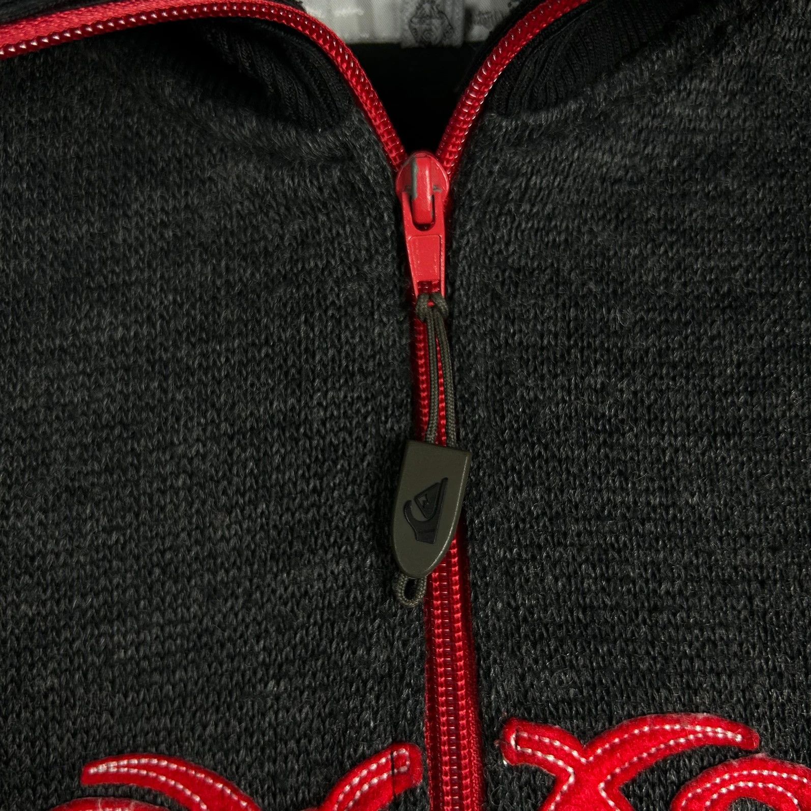 Quiksilver Quiksilver jacket big logo embriordery spellout zip jacket Size US L / EU 52-54 / 3 - 5 Thumbnail