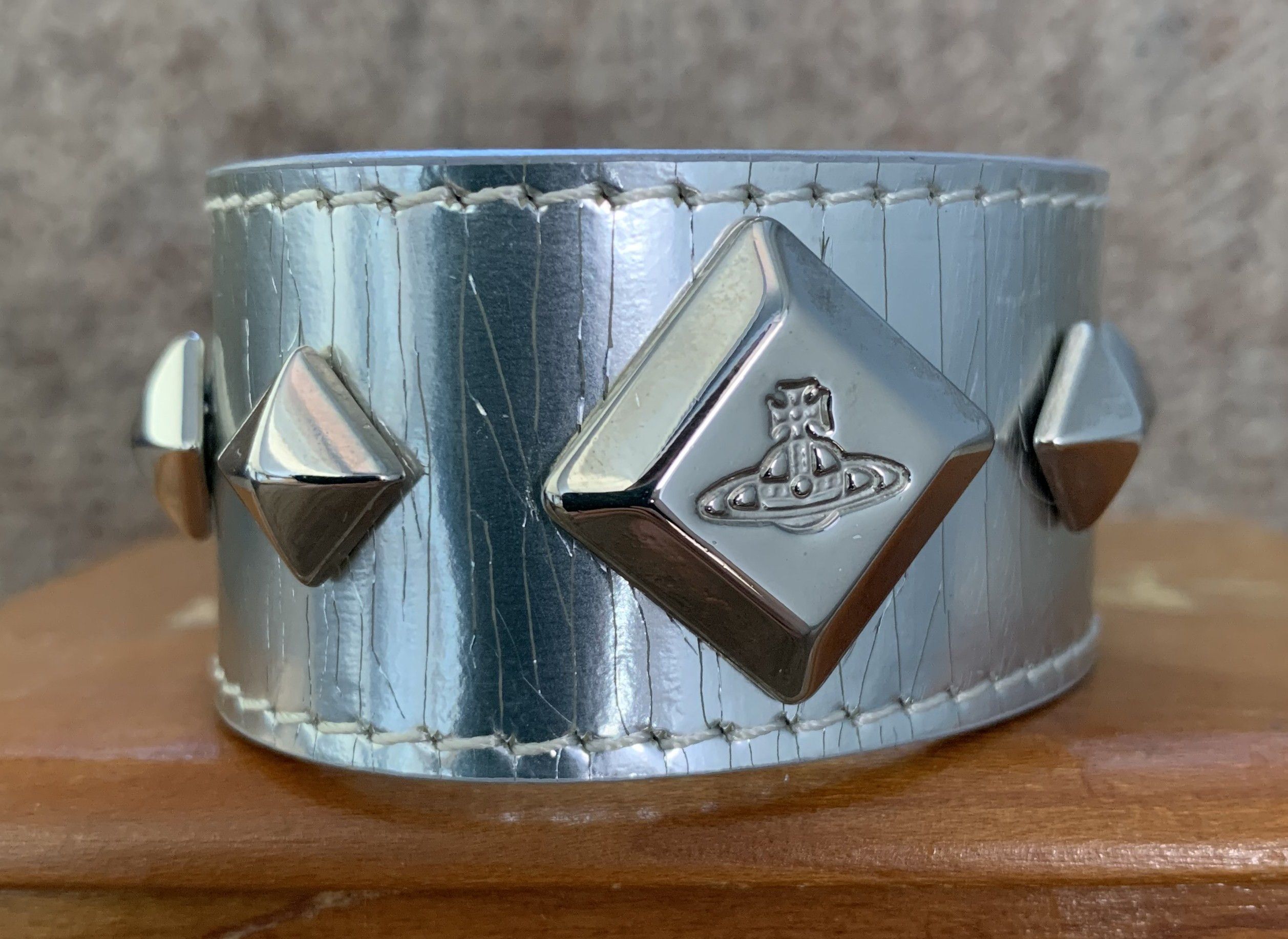Vivienne Westwood Vivenne Westwood Studded Silver Leather Orb Bracelet Size ONE SIZE - 4 Thumbnail