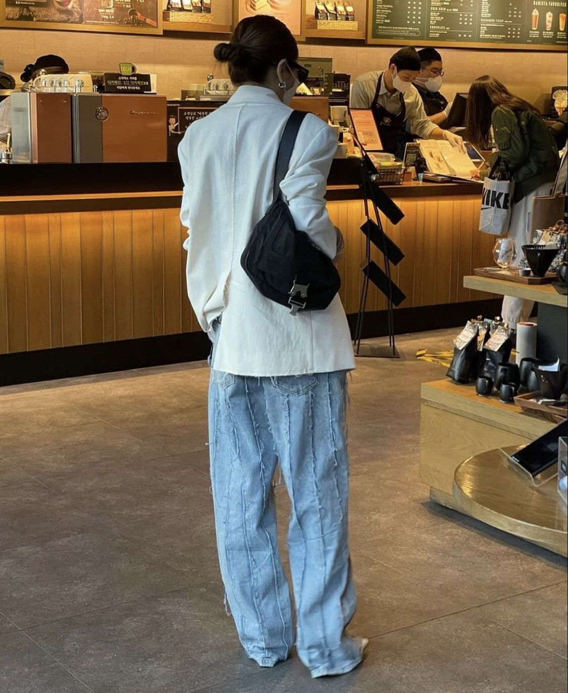 Designer × Matin Kim Matin Kim Cutting Loose Denim Pants Light Blue Size 30" / US 8 / IT 44 - 24 Thumbnail