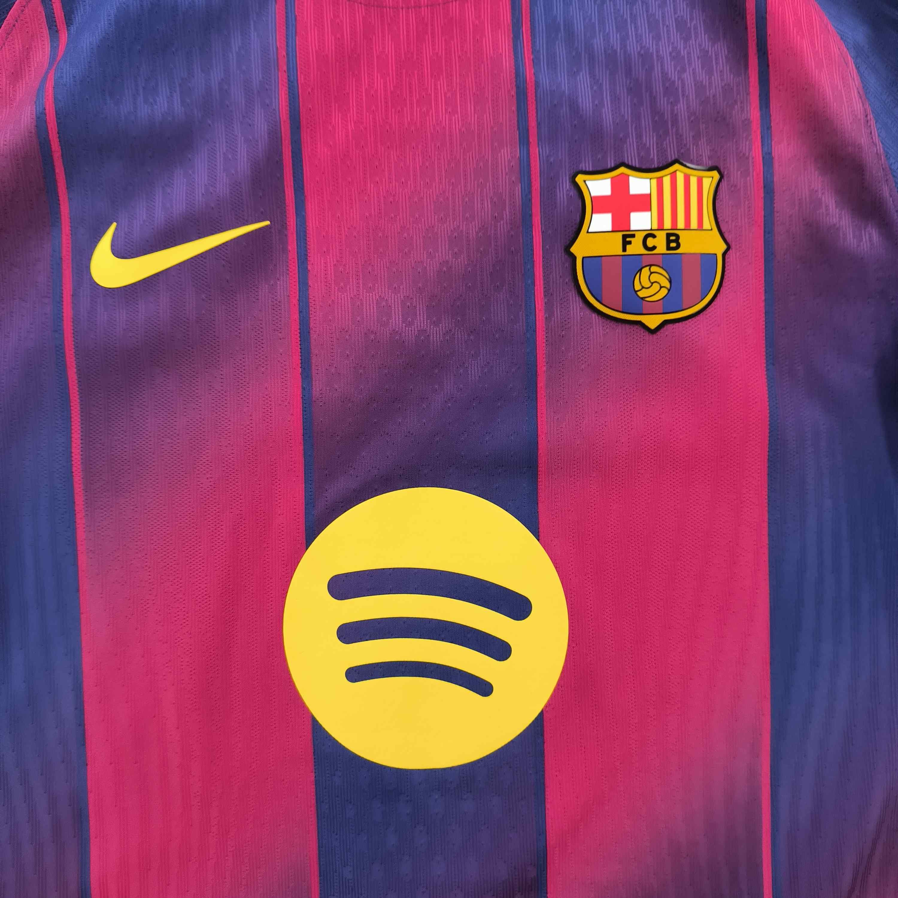 Nike FC Barcelona 2025-26 Nike home Yamal football jersey size M Size US M / EU 48-50 / 2 - 3 Thumbnail