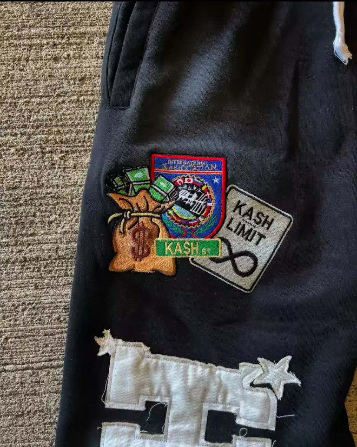 Other Patchwork Black Joggers Size US 33 - 3 Thumbnail
