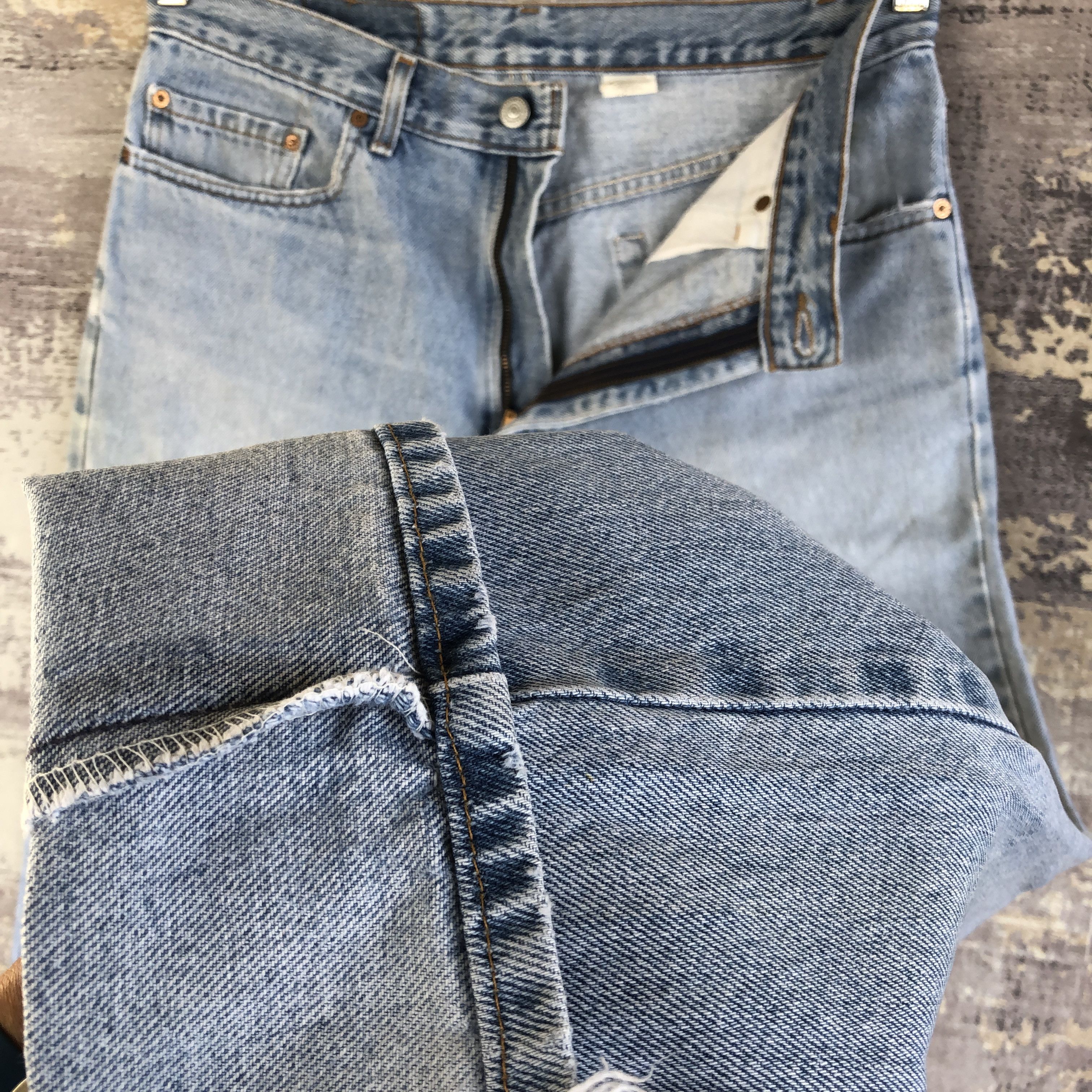 Levi's Vintage Levis Sun Faded Jeans Levi's Light Wash Denim Size US 32 / EU 48 - 8 Thumbnail