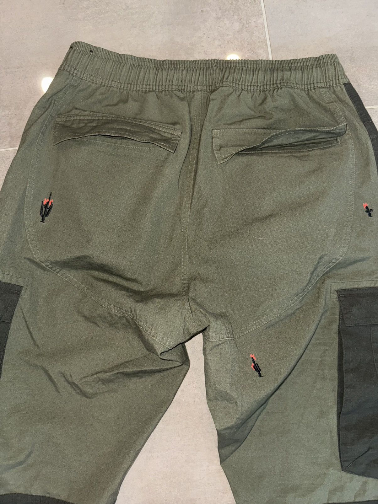 Jordan Brand Jordan x Cactus Jack Cargo pants green rare large Size US 34 / EU 50 - 9 Thumbnail