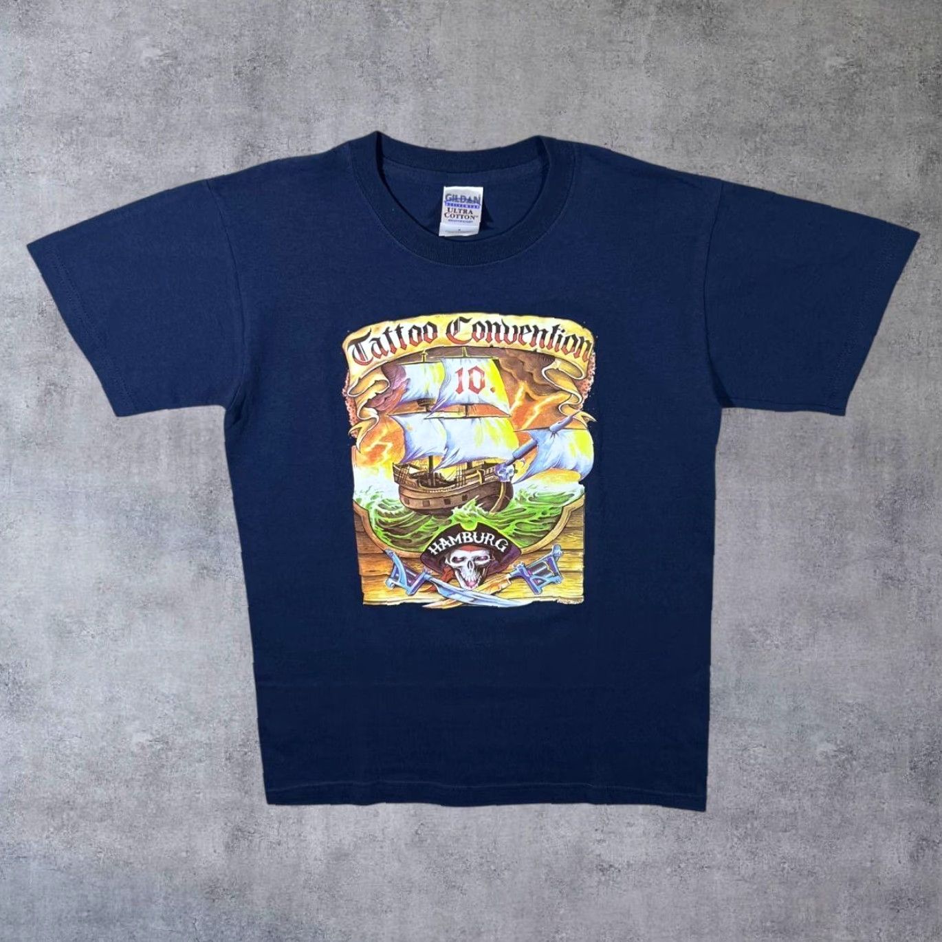 Gildan Tattoo Convention 10 (2005) Hamburg Graphic Navy Blue T-Shirt S Mens Vintage Size US S / EU 44-46 / 1 - 2 Thumbnail