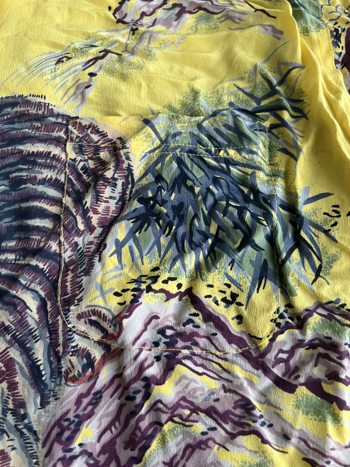 Sun Surf Vintage Big Tiger Ink Painting Loop Collar Rayon Aloha Shirt Size US L / EU 52-54 / 3 - 5 Thumbnail