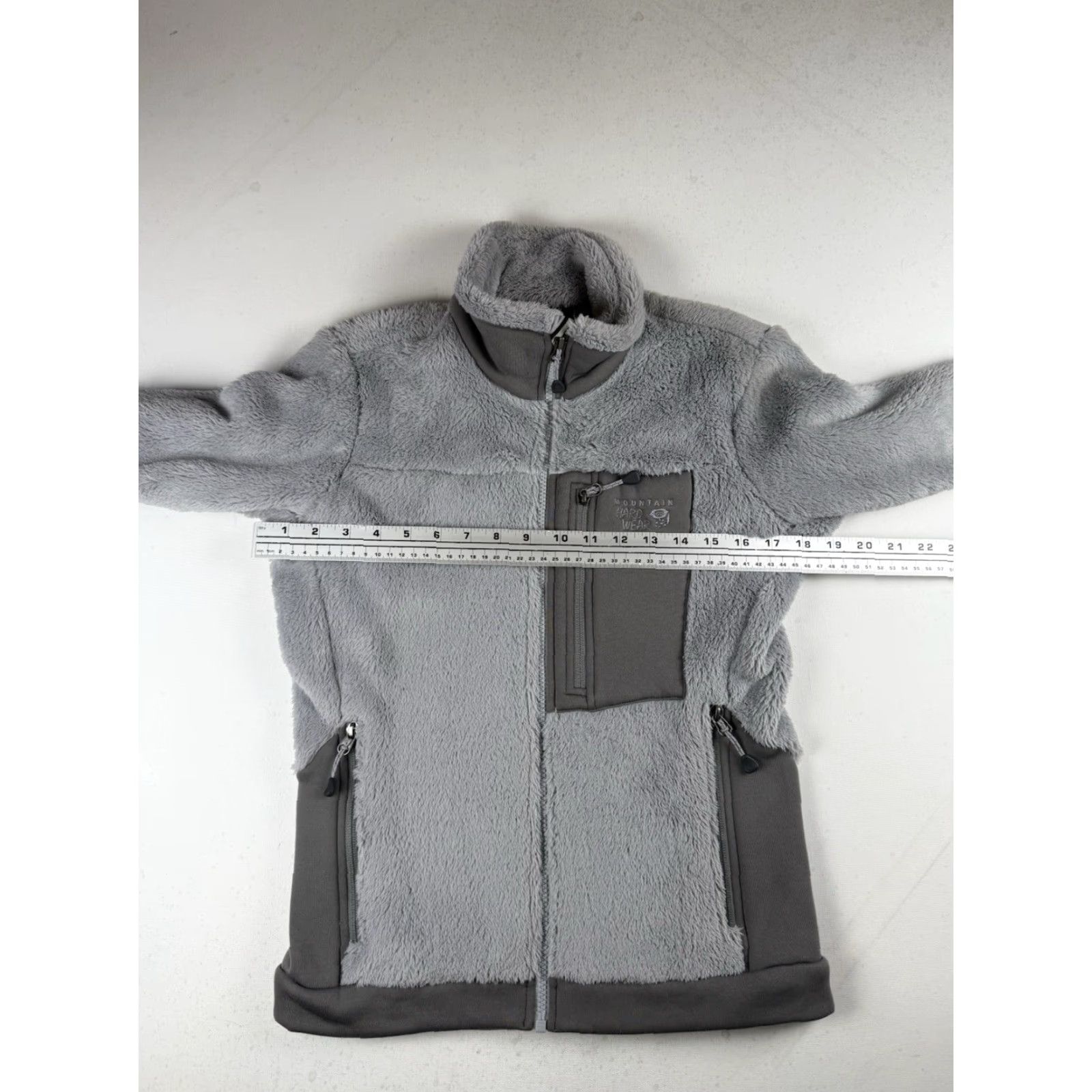 Mountain Hardwear VINTAGE? No. Wait. We must start with VINTAGE if item is vintage; it's not. So: Mountain Hardwear Women's XS Polartec High Loft Full Zip Jacket Gray Size XS / US 0-2 / IT 36-38 - 4 Thumbnail