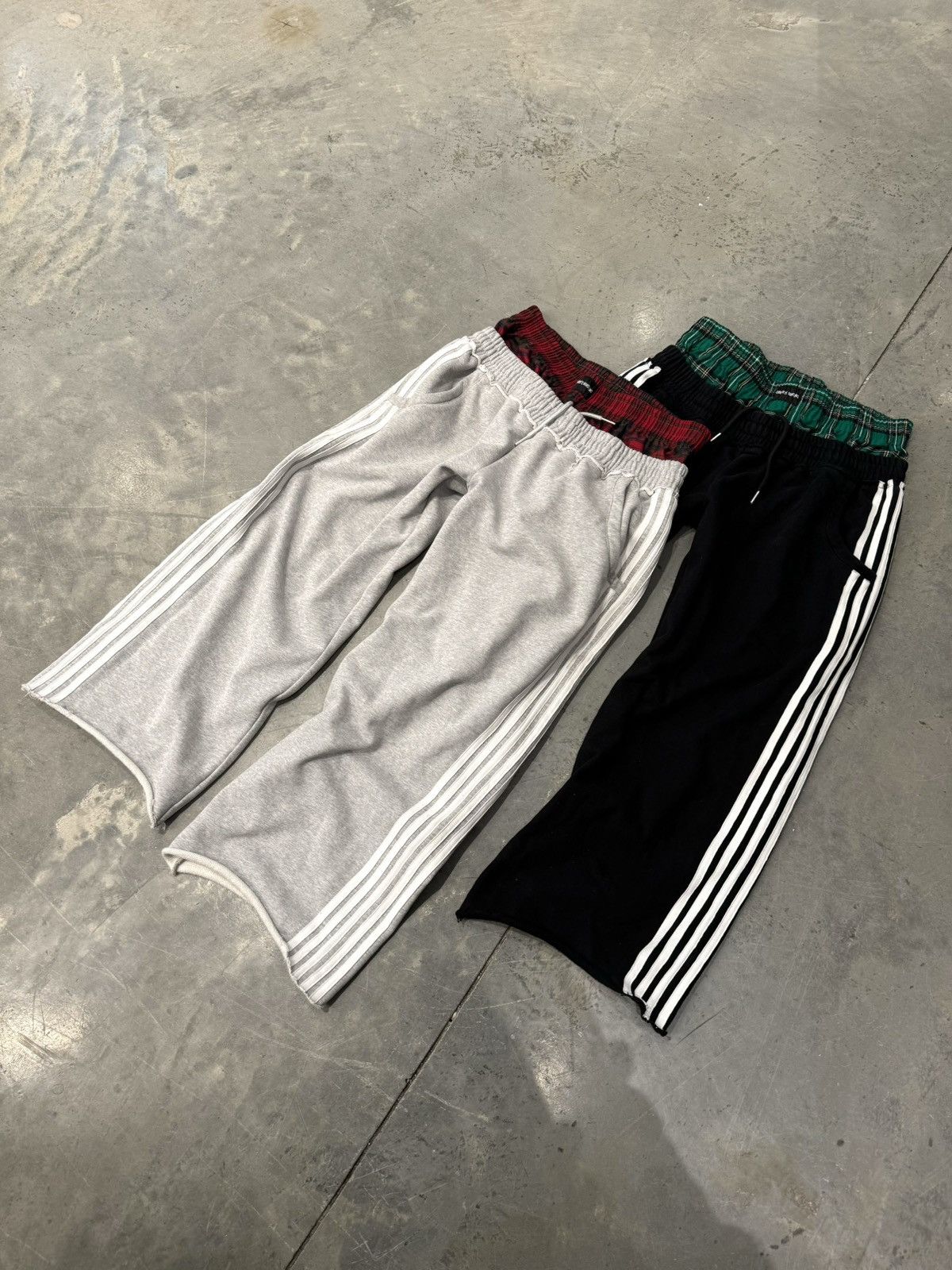 Other Concrete Mansions “Track Sweats” Size US 32 / EU 48 - 2 Thumbnail