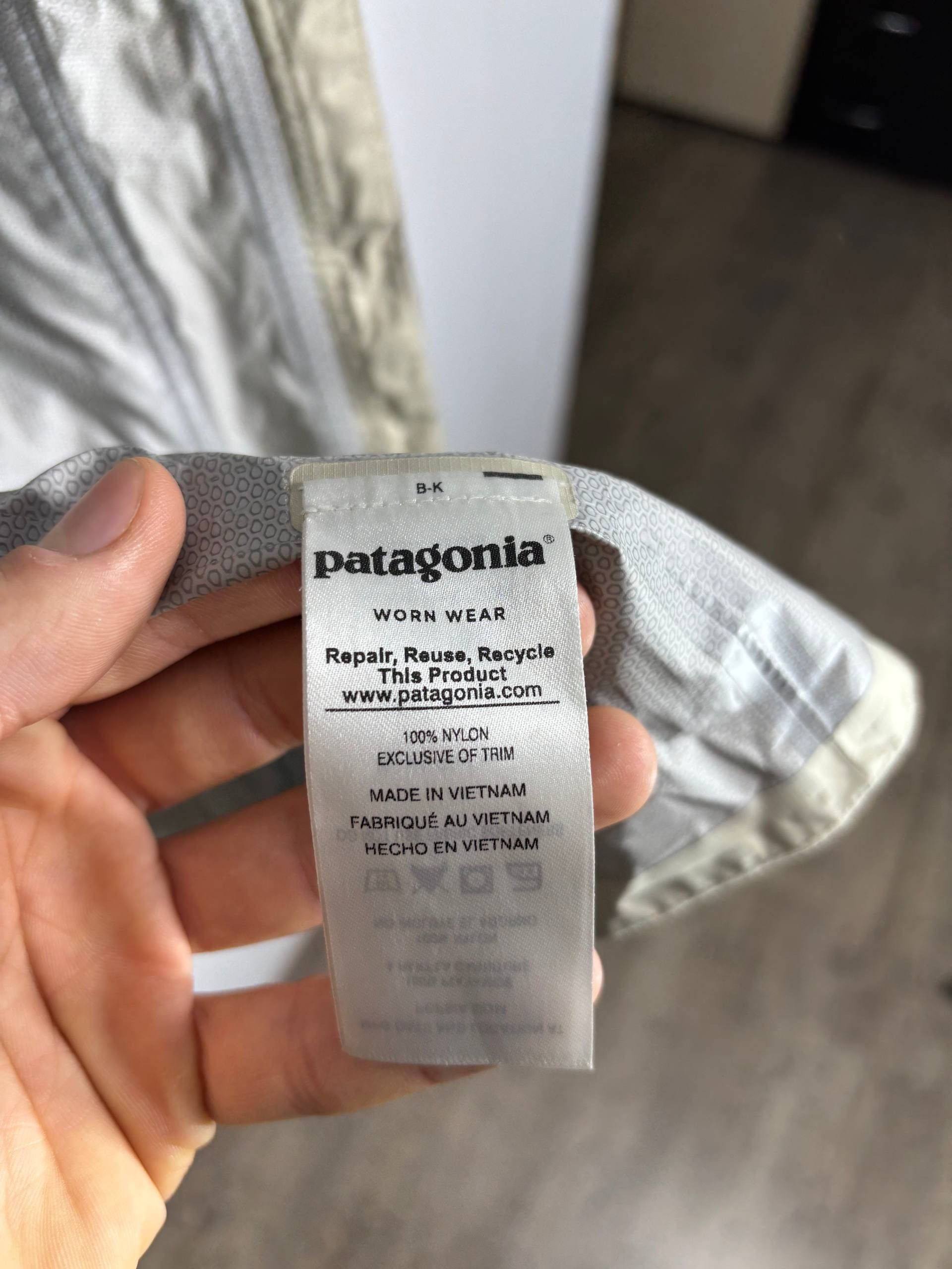 Patagonia Patagonia Trench Parka Rain Shell Jacket Waterproof Khaki S Size S / US 4 / IT 40 - 14 Thumbnail