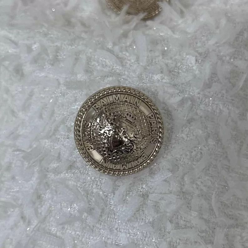 Balmain BALMAIN white tweed gold button Coco jacket 40 Size S / US 4 / IT 40 - 4 Thumbnail
