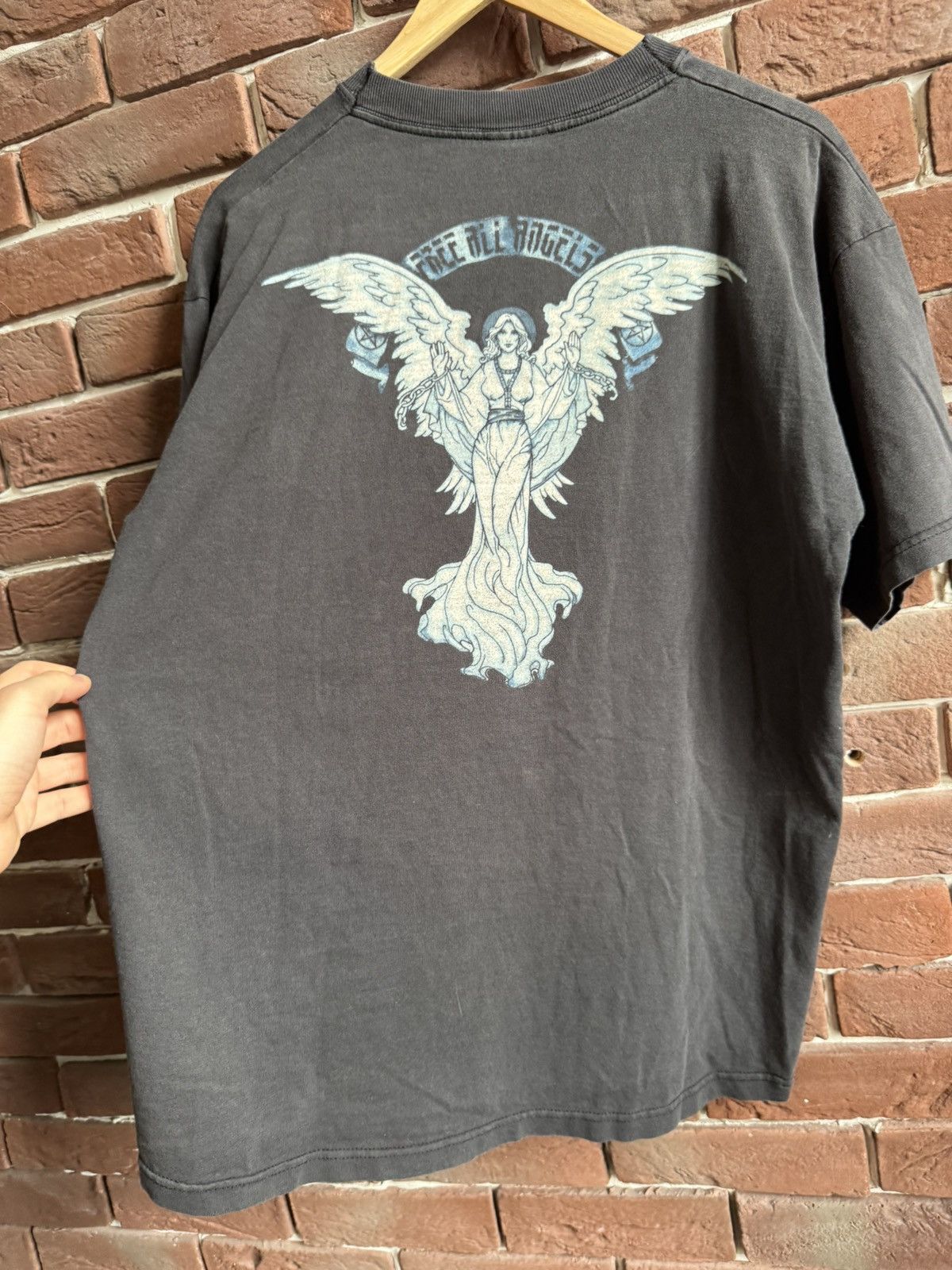 Band Tees Early 00s ASH Free All Angels Brit Pop Band Tshirt 2001 Size US L / EU 52-54 / 3 - 7 Thumbnail