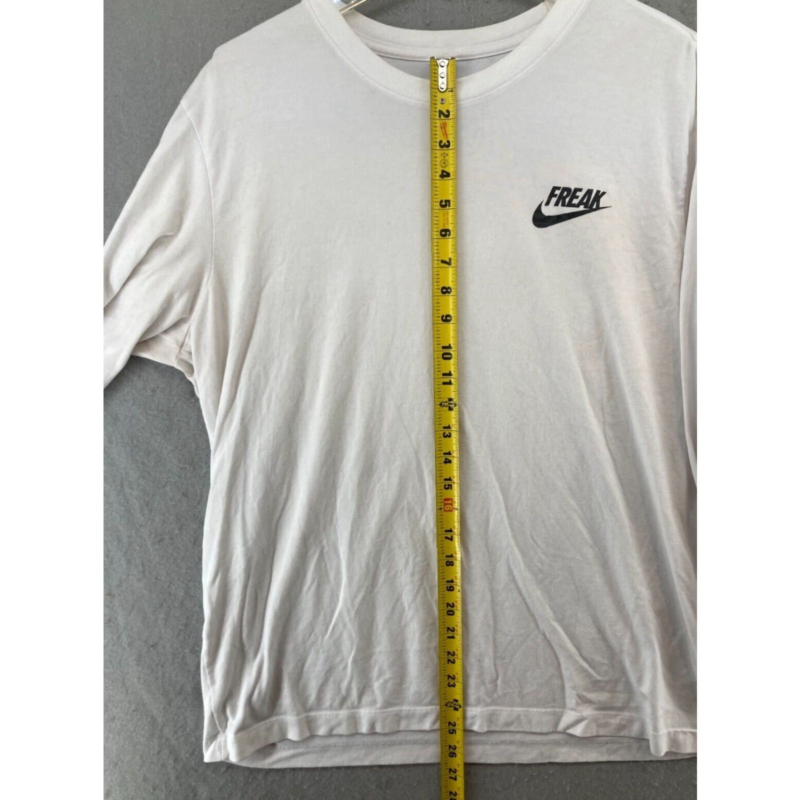 Nike Nike Long Sleeve T-Shirt Womens Large White Crew Neck Activewear Swoosh Flowers Sports Size L / US 10 / IT 46 - 3 Thumbnail