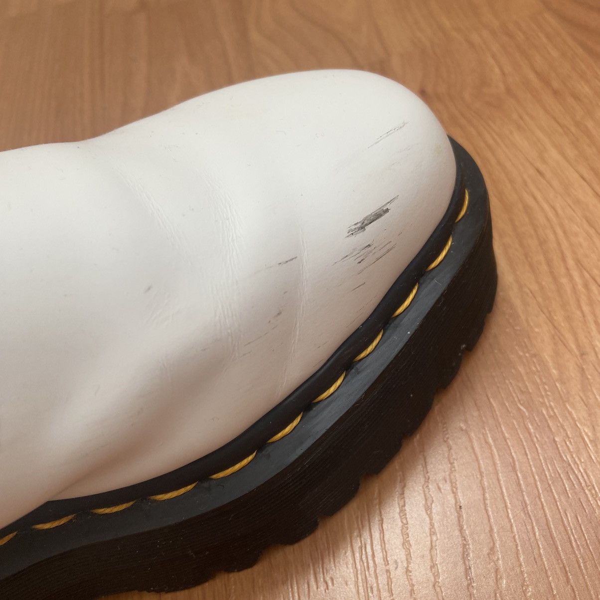 Dr. Martens Dr. Martens Women’s White Chelsea Boots Size 7M Size US 7 / IT 37 - 11 Thumbnail