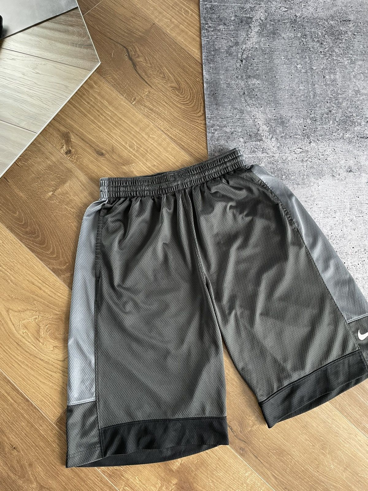 Nike Vintage Nike 90’s Y2K Style Drill Grey Shorts Rap Size US 32 / EU 48 - 4 Thumbnail