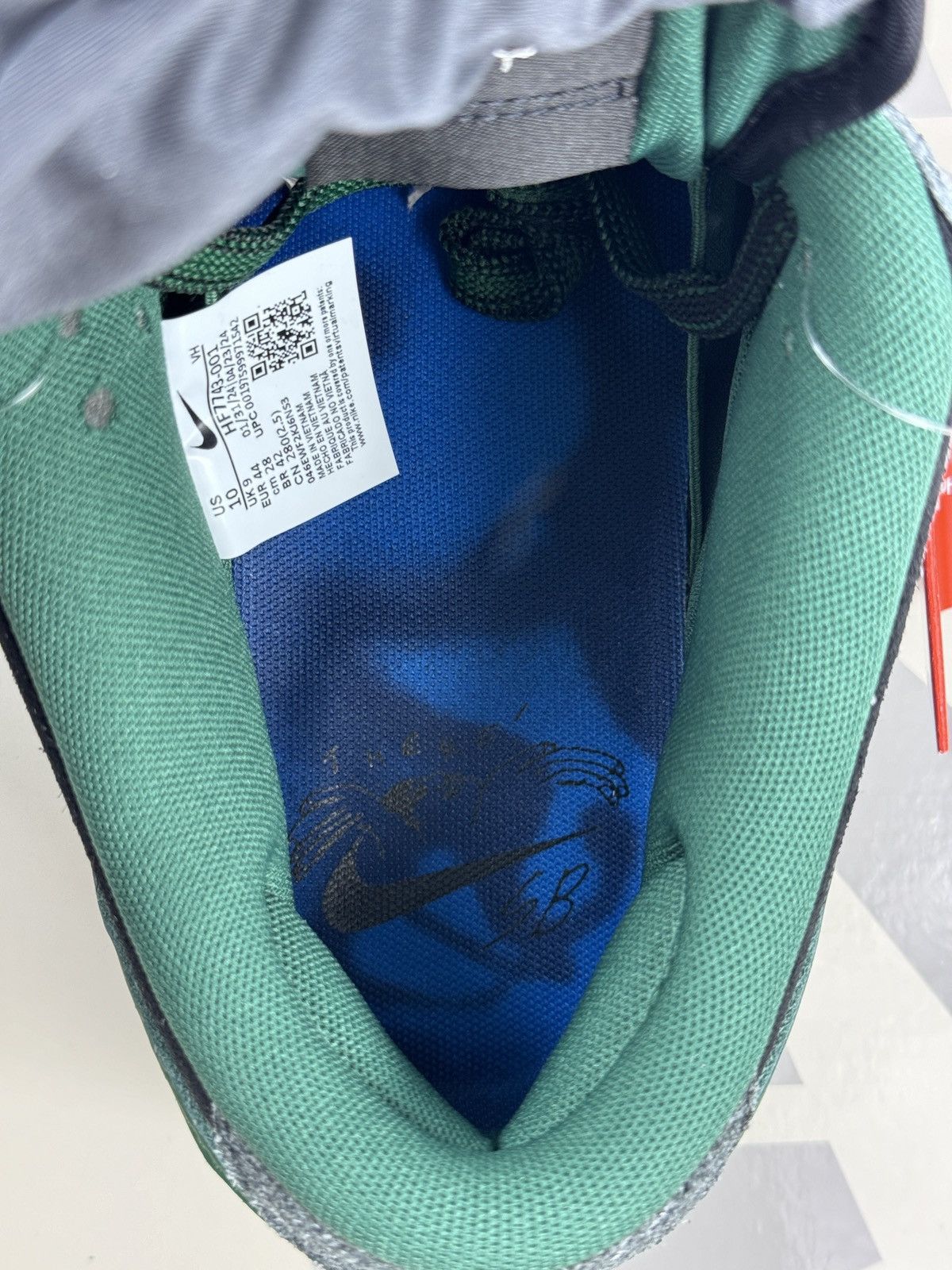 Nike NIKE SB DUNK LOW SNEAKERS Size US 10 / EU 43 - 12 Thumbnail