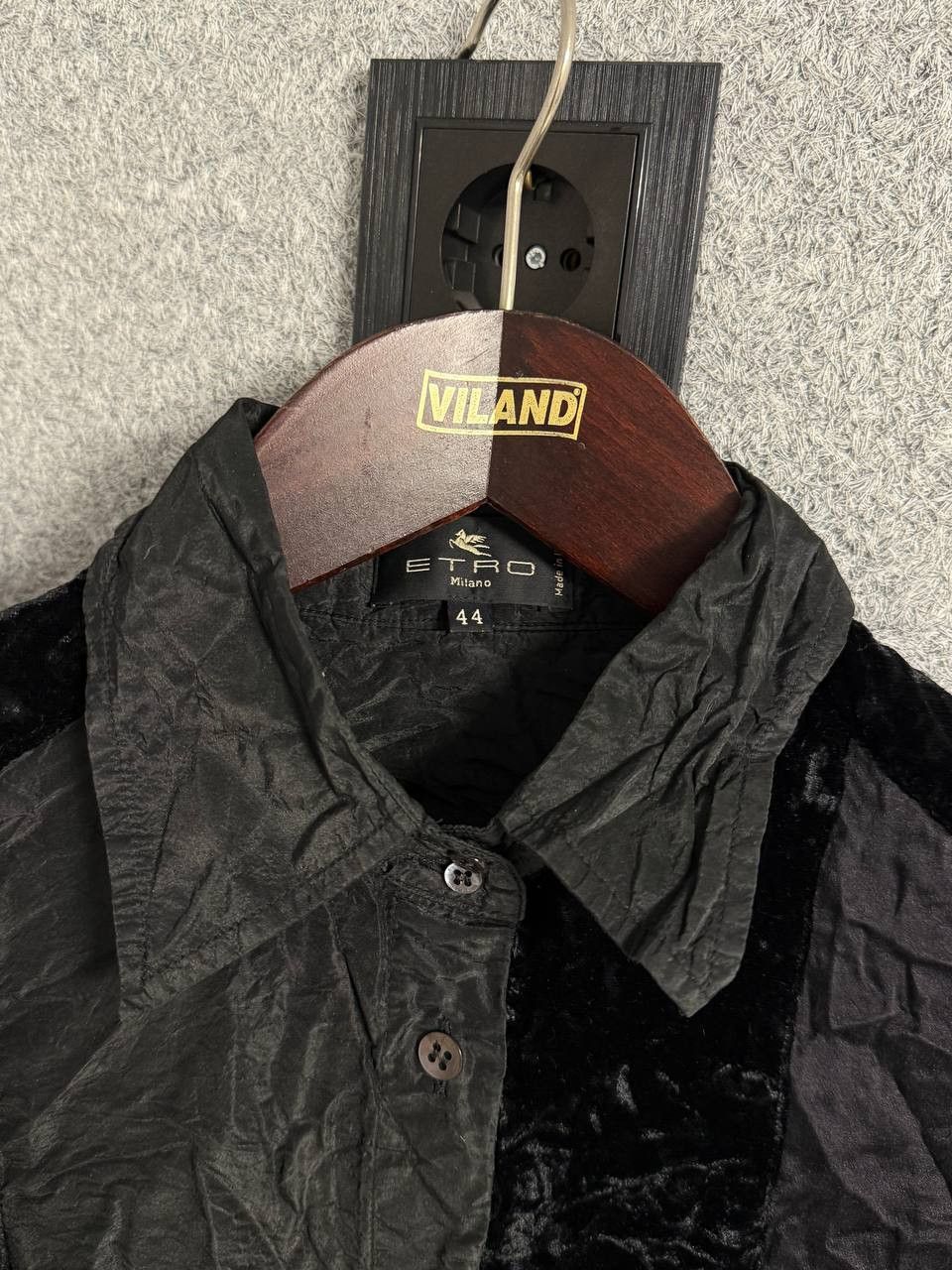 Etro black shirt from the Italian luxury brand Etro Milano Size M / US 6-8 / IT 42-44 - 4 Thumbnail